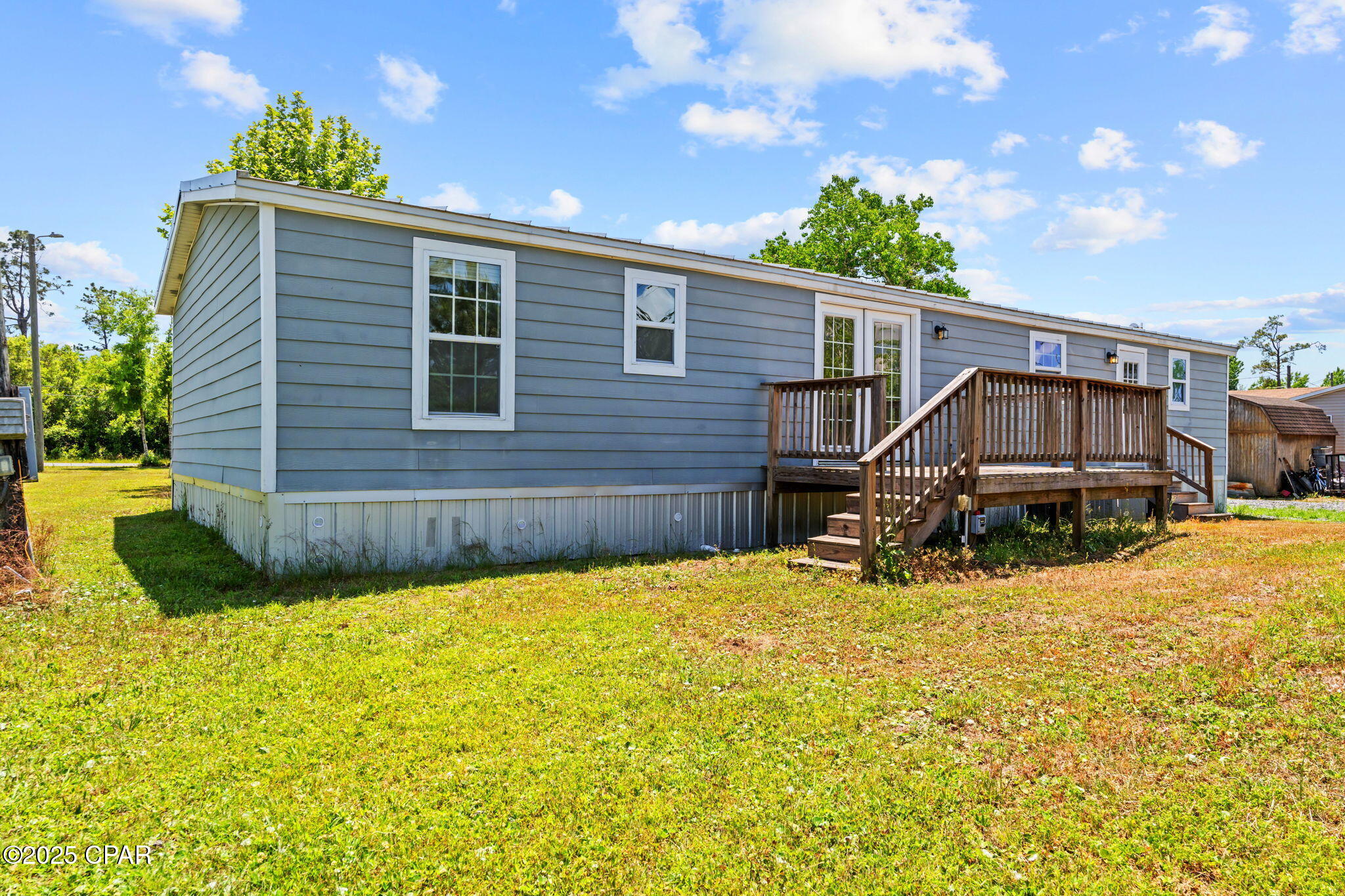 6109 Shannon Circle, Youngstown, Florida image 2