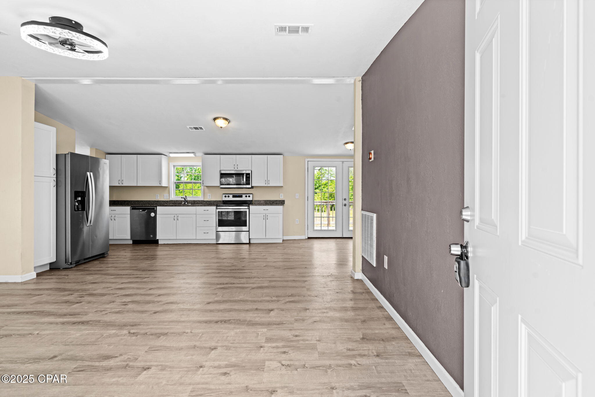 6109 Shannon Circle, Youngstown, Florida image 4