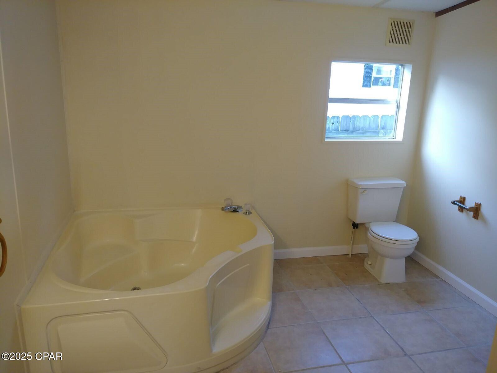 Image 6 For 5011 Lake Drive