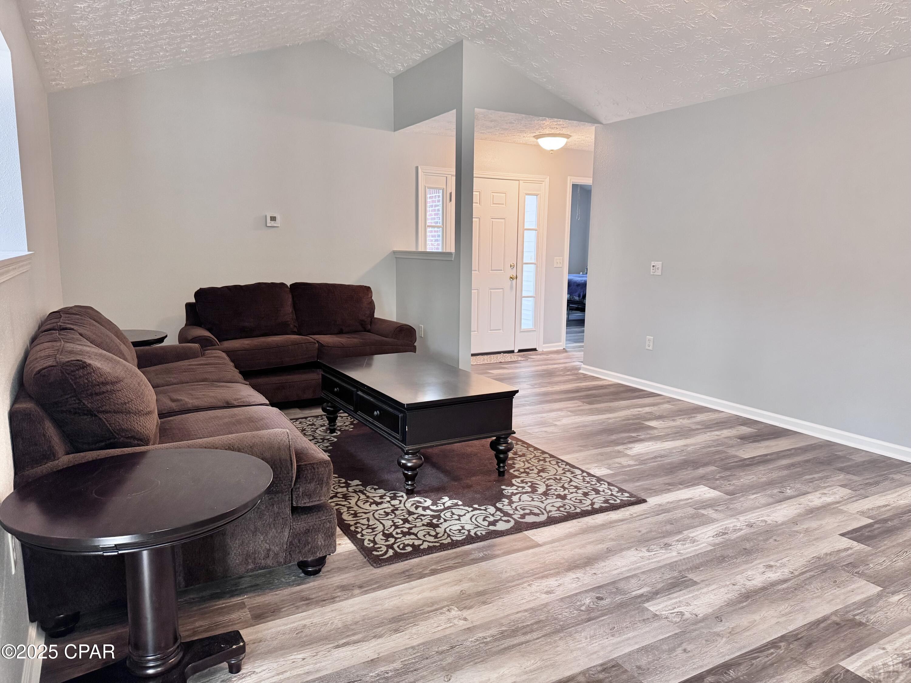 Listing photo id 15 for 177 Kimbrel Avenue
