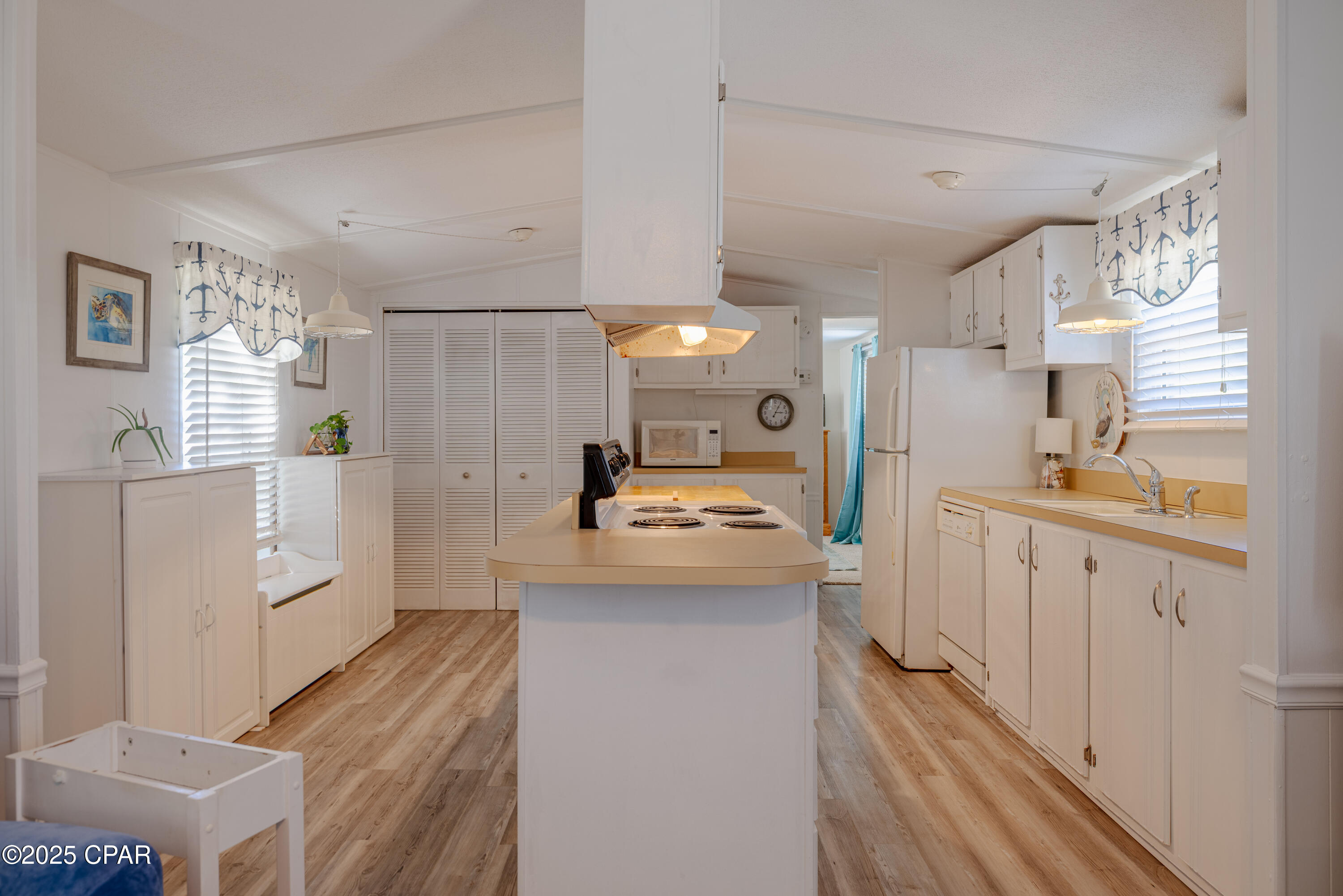 672 Malaga Place, Panama City Beach, Florida image 13