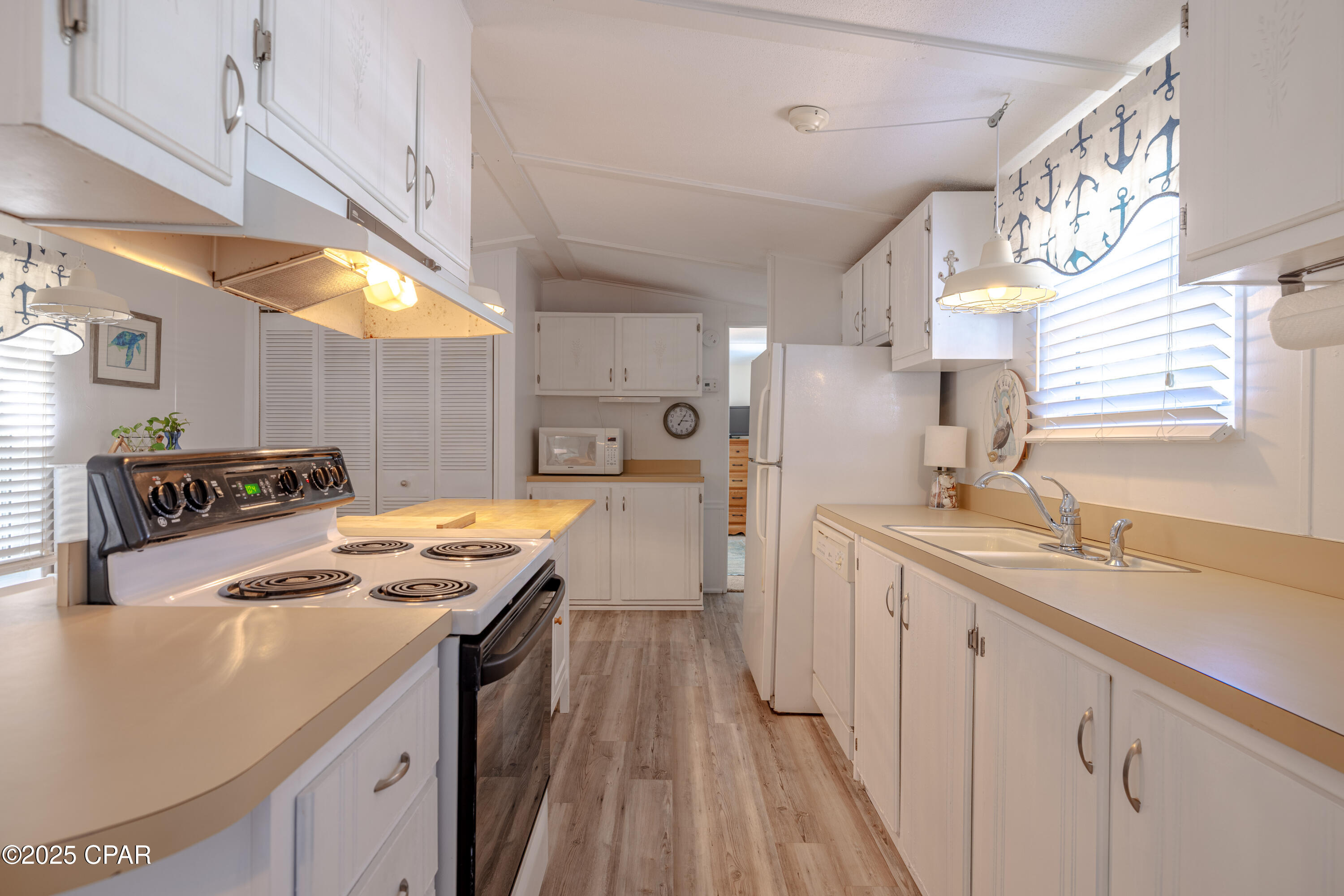 672 Malaga Place, Panama City Beach, Florida image 14