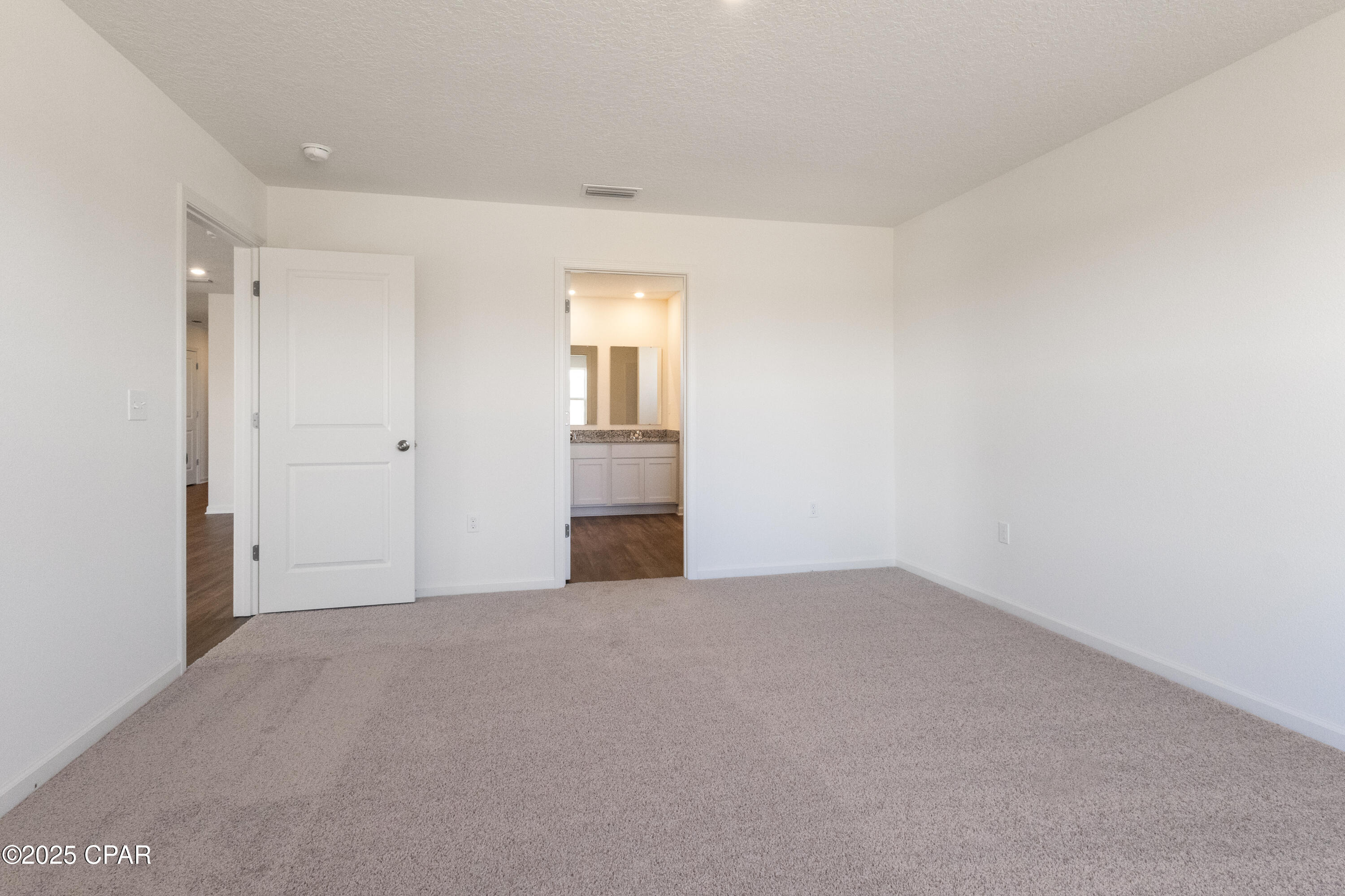 8021 Greyling Circle, Youngstown, Florida image 8