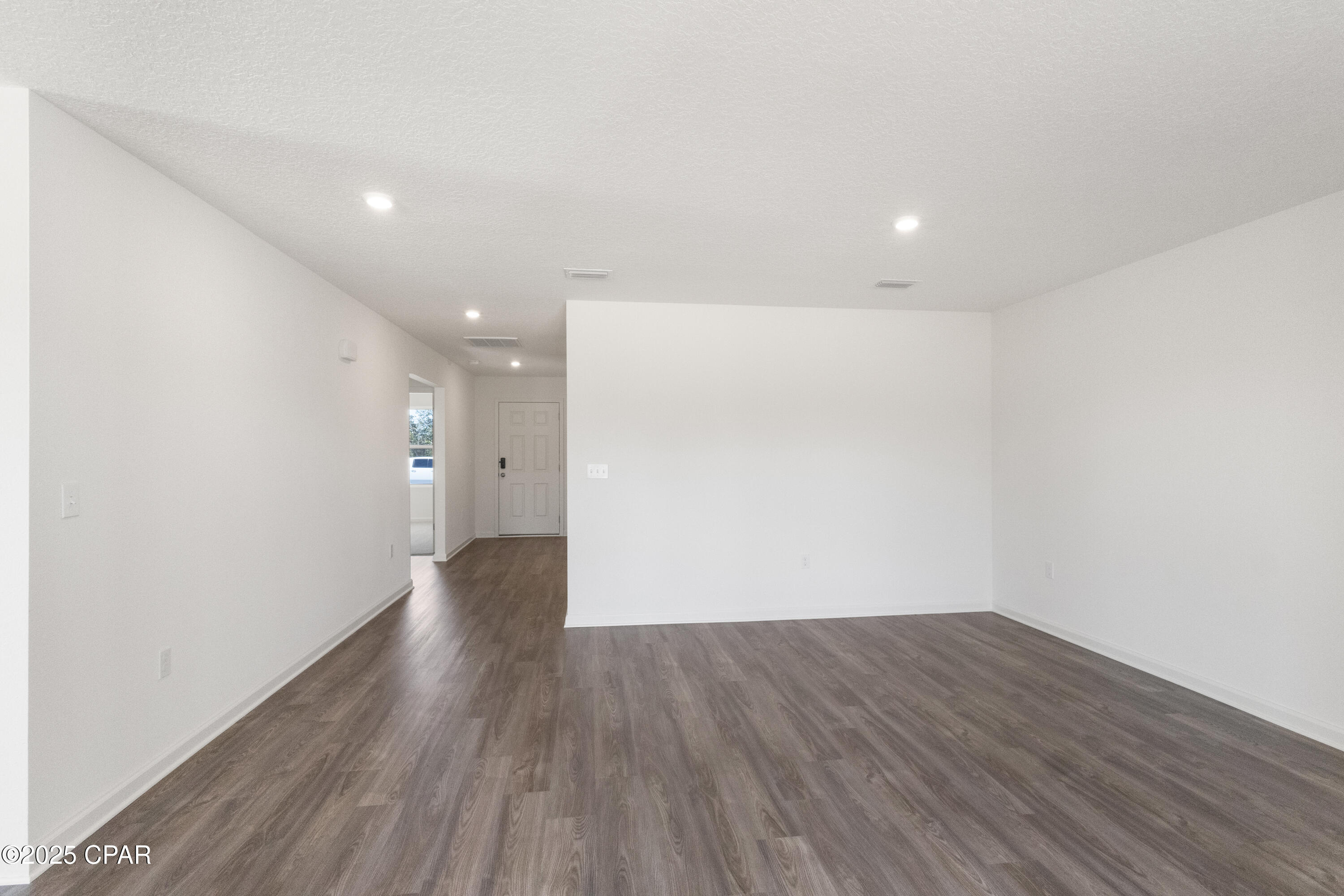 8110 Greyling Circle, Youngstown, Florida image 7