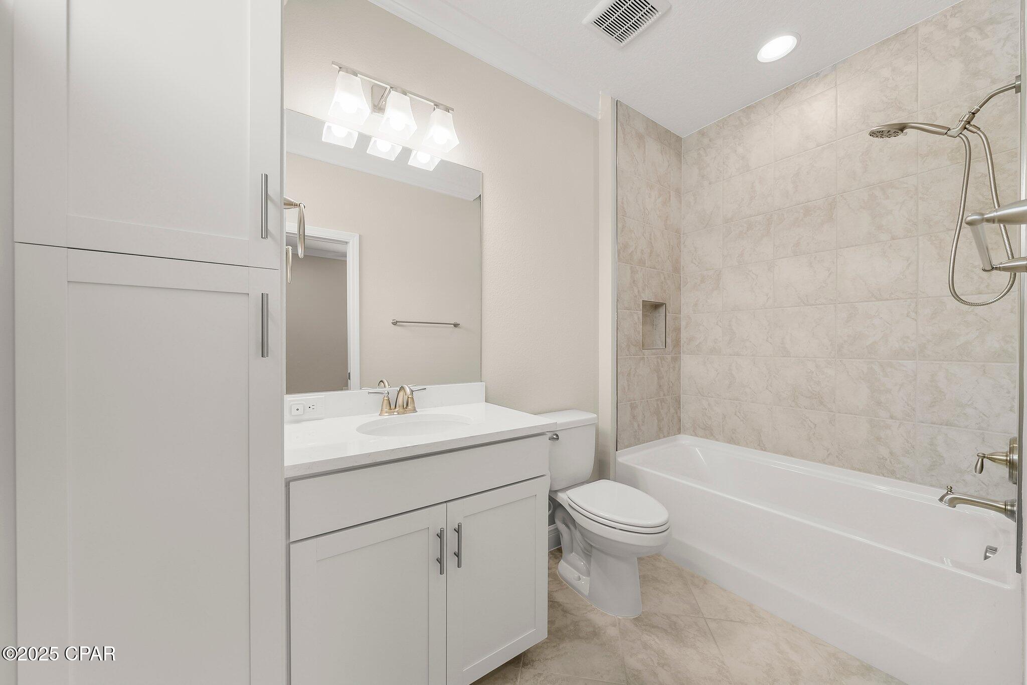 Image 16 For 8538 Landshark Boulevard