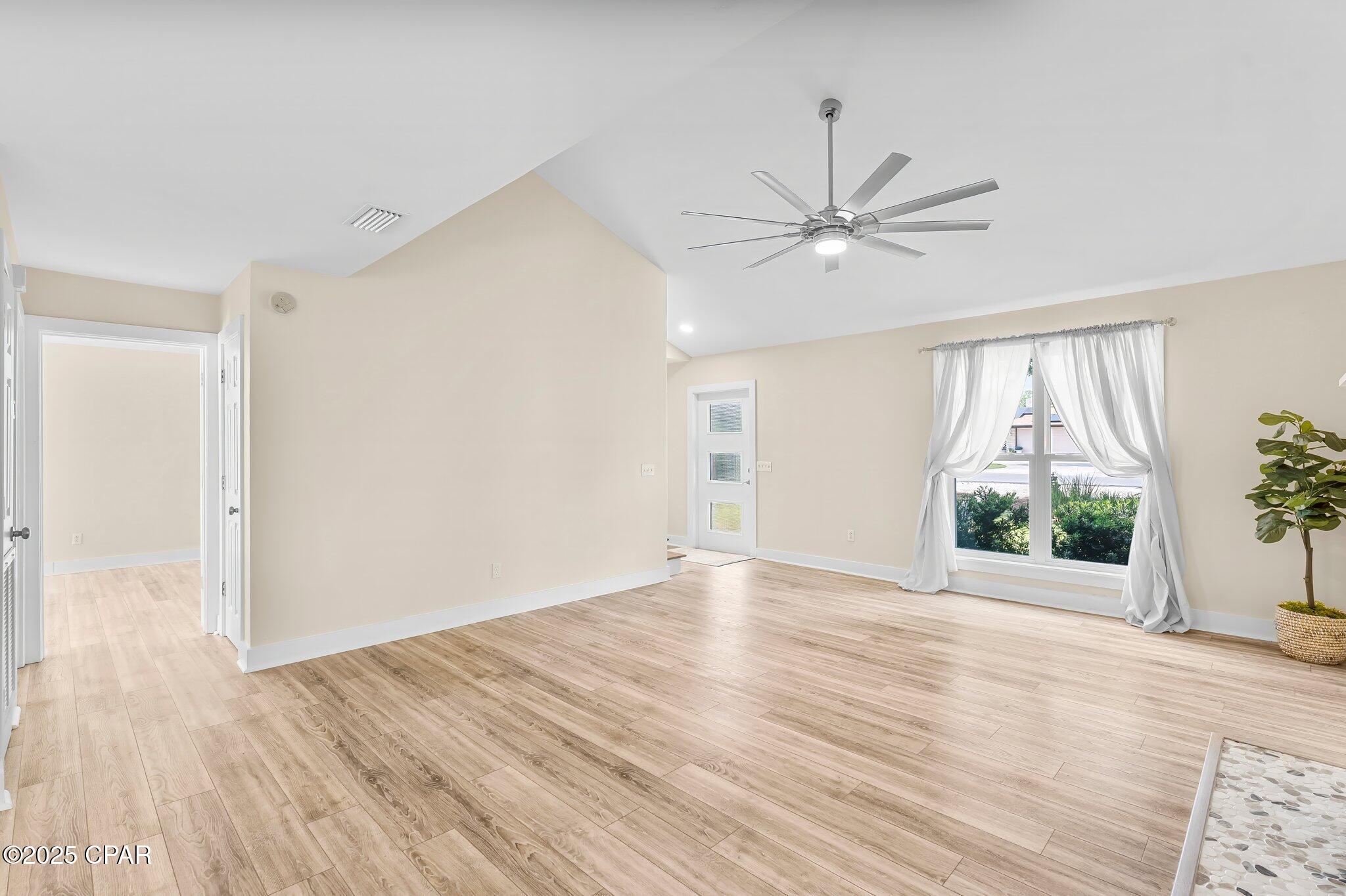 Image 13 For 16207 Sky Avenue