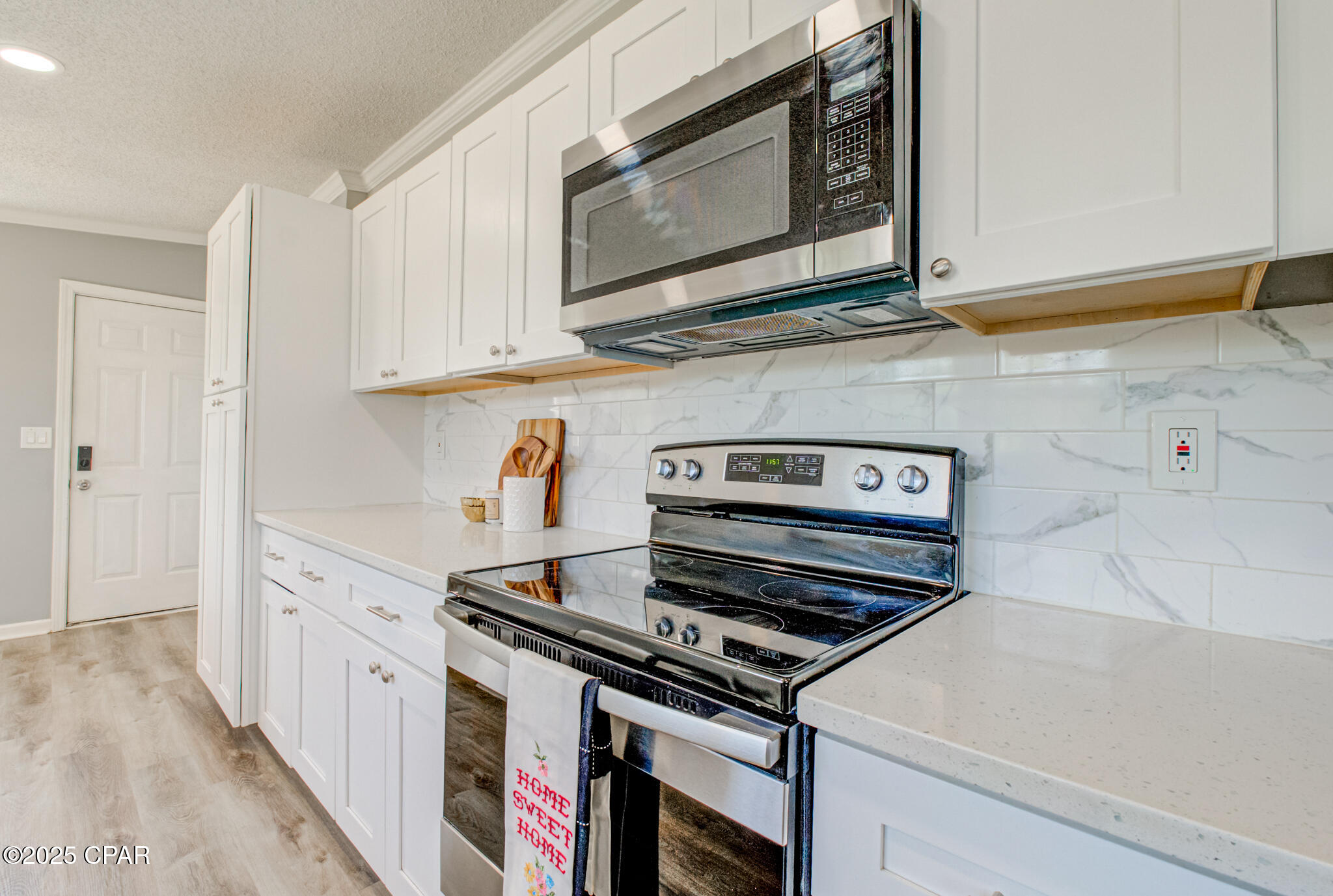 6938 Timber Run Road, Youngstown, Florida image 9