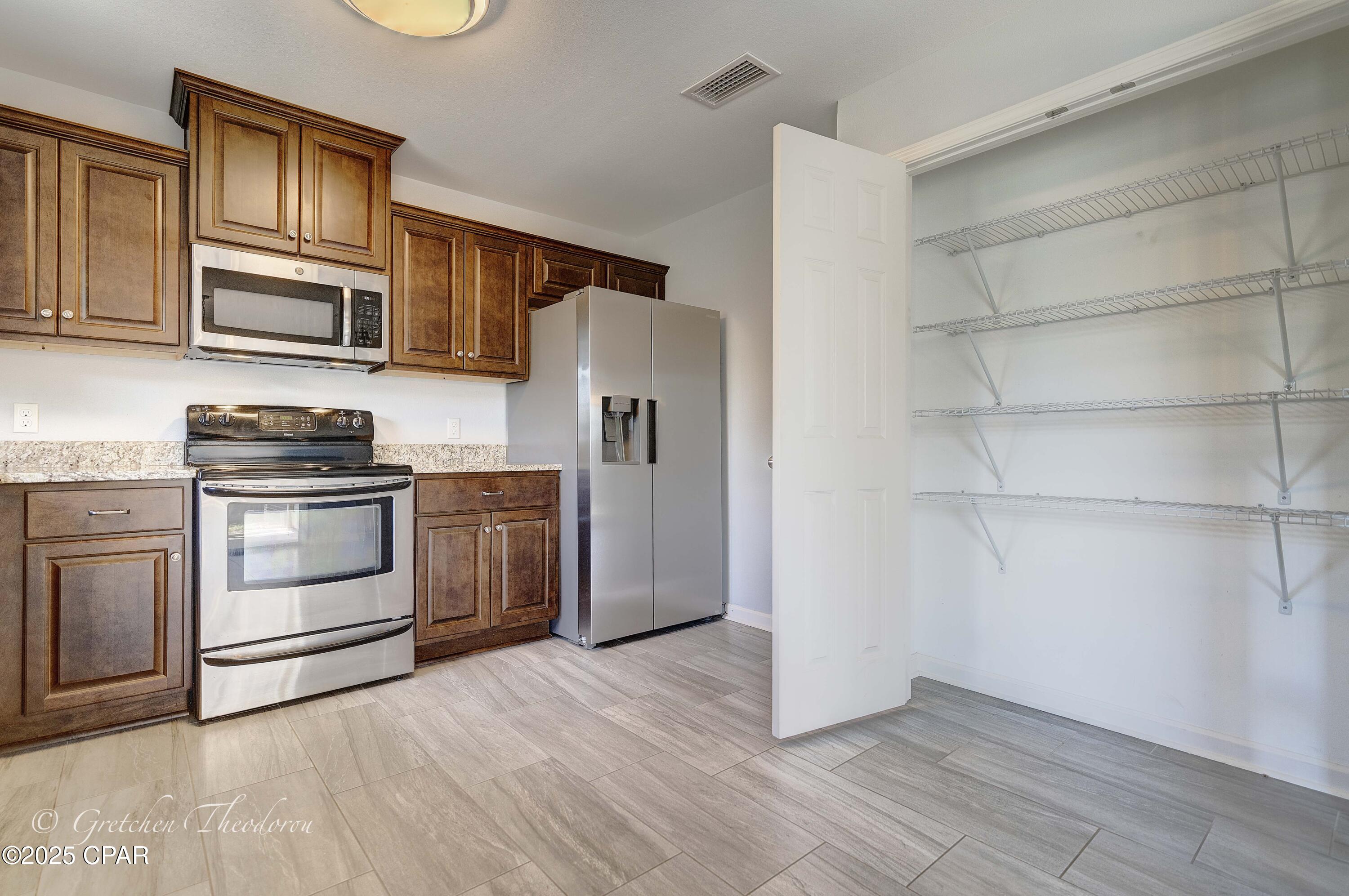 Image 10 For 3549 Azalea Way Way