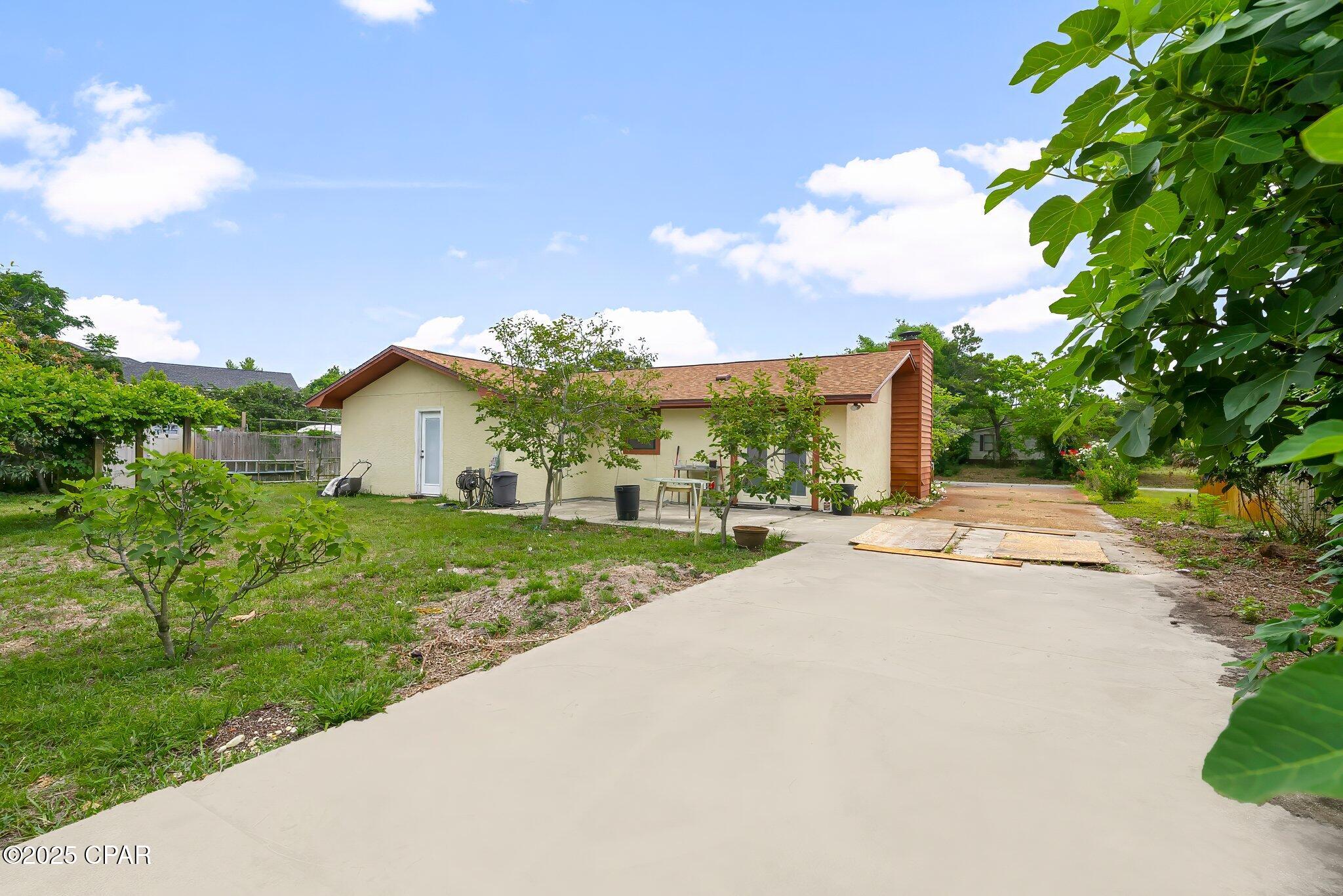 585 Lagoon Oaks Drive, Panama City Beach, Florida image 25