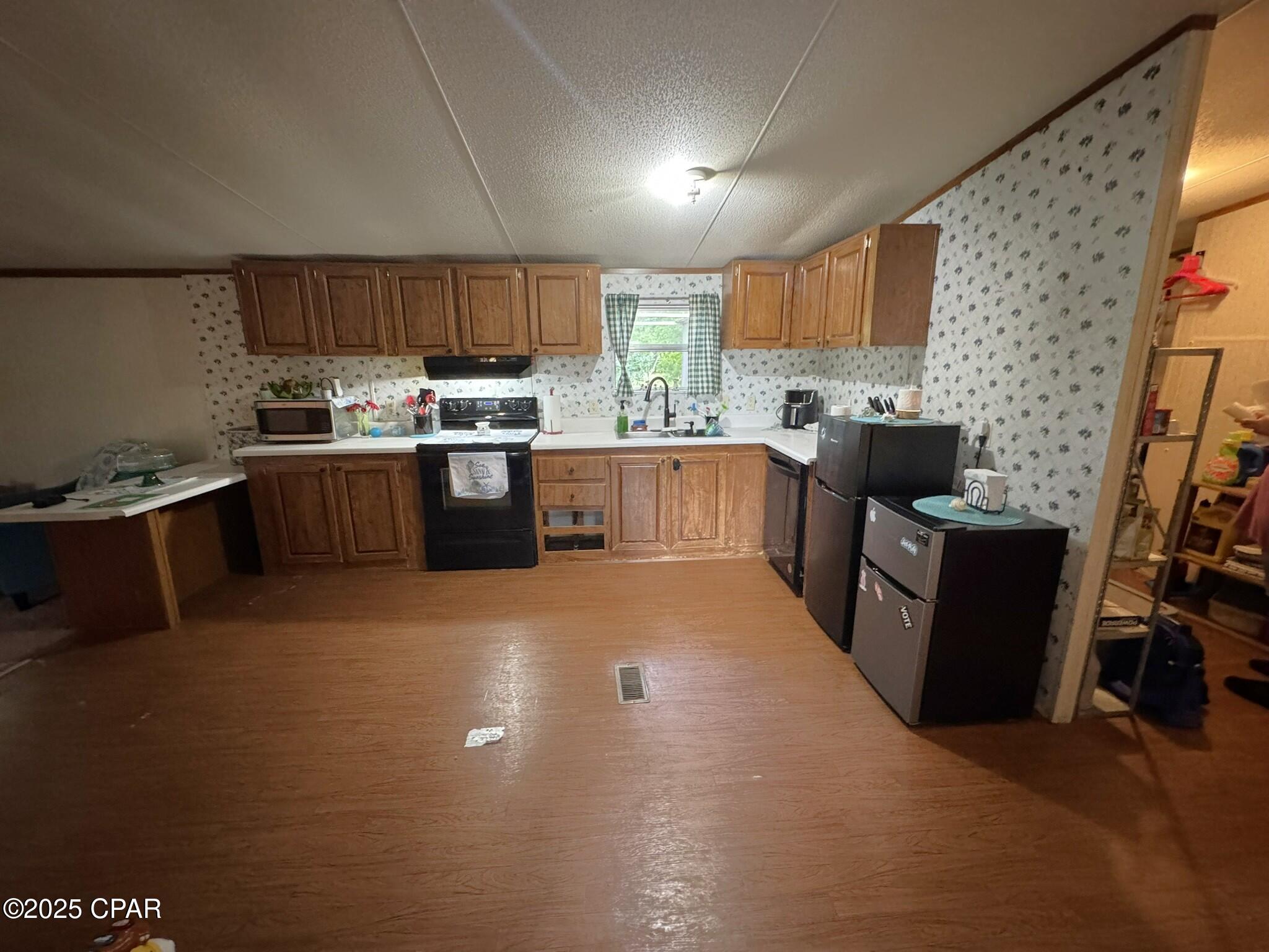 Image 11 For 2018 Wilson Avenue