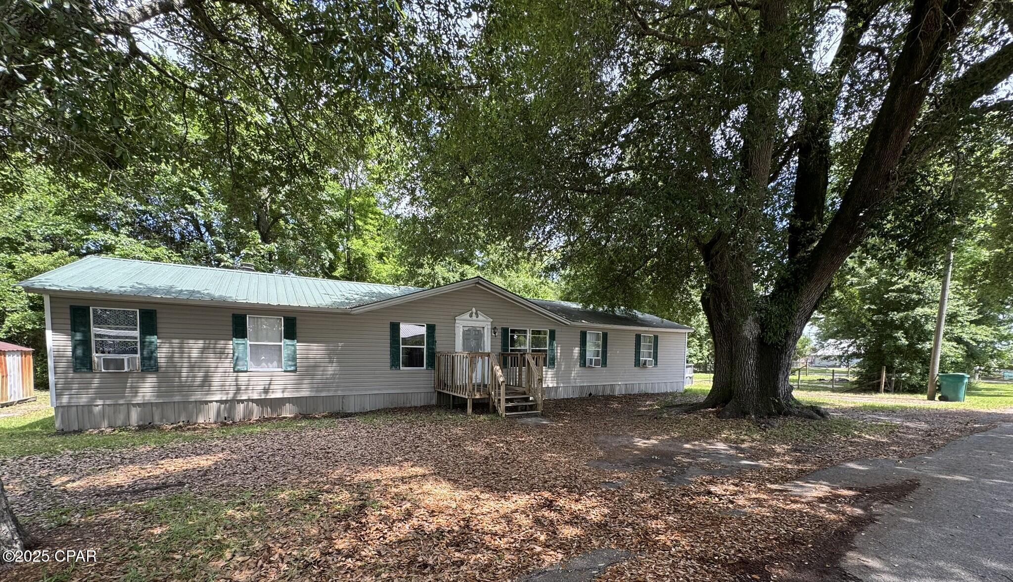 2018 Wilson Avenue, Grand Ridge, Florida image 45