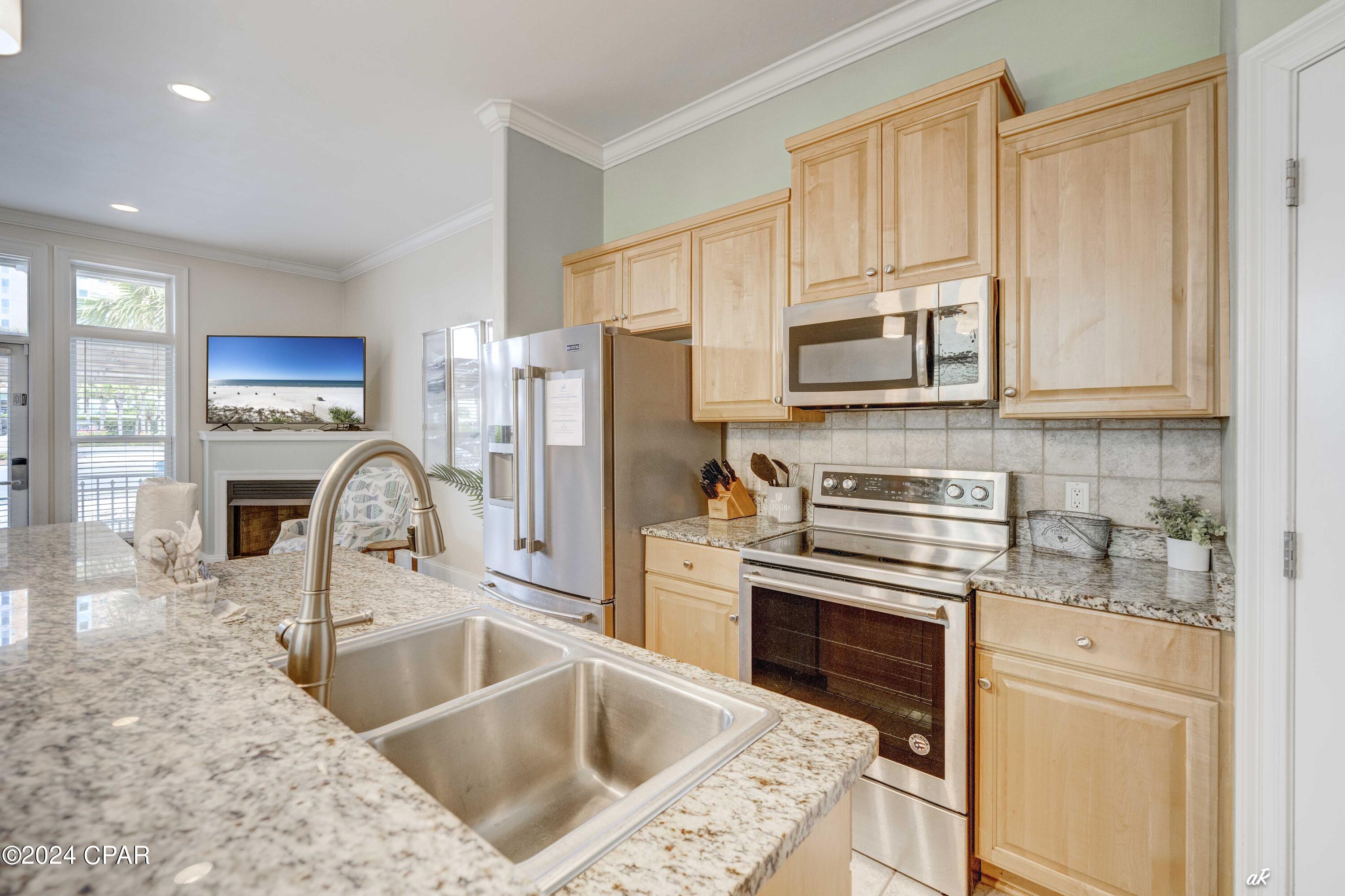 7428 Thomas Drive, Panama City, Florida image 25