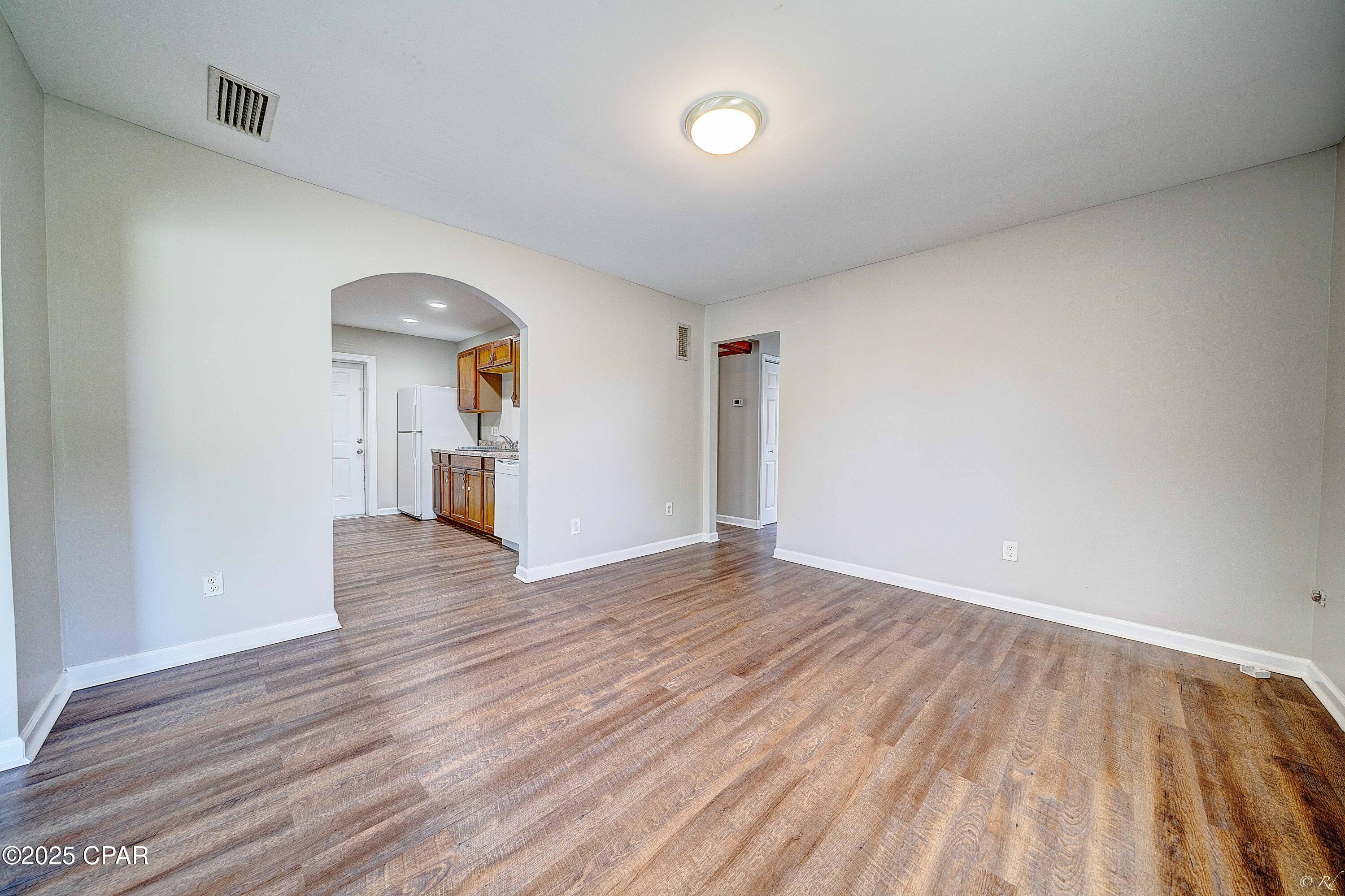 Image 4 For 1902 Baltimore Avenue