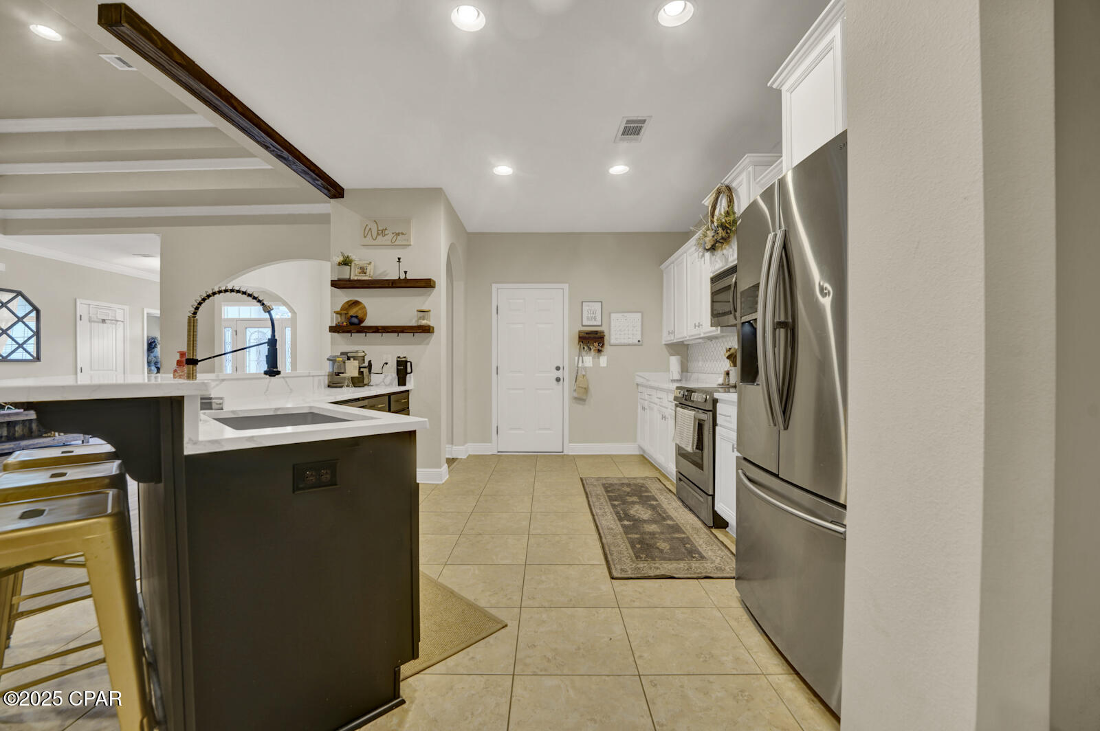 Listing photo id 15 for 1104 Zephyr Way
