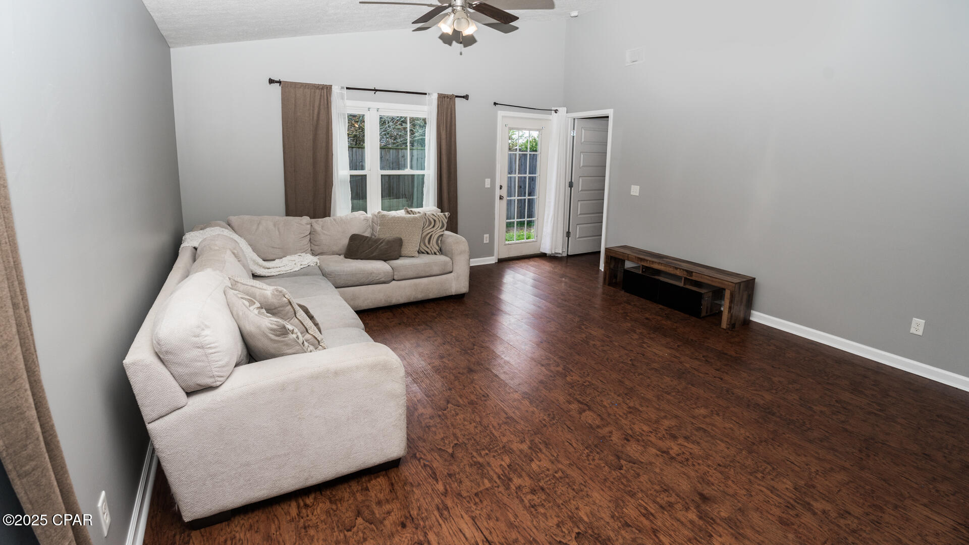 Image 4 For 2402 Quiet Oaks Drive