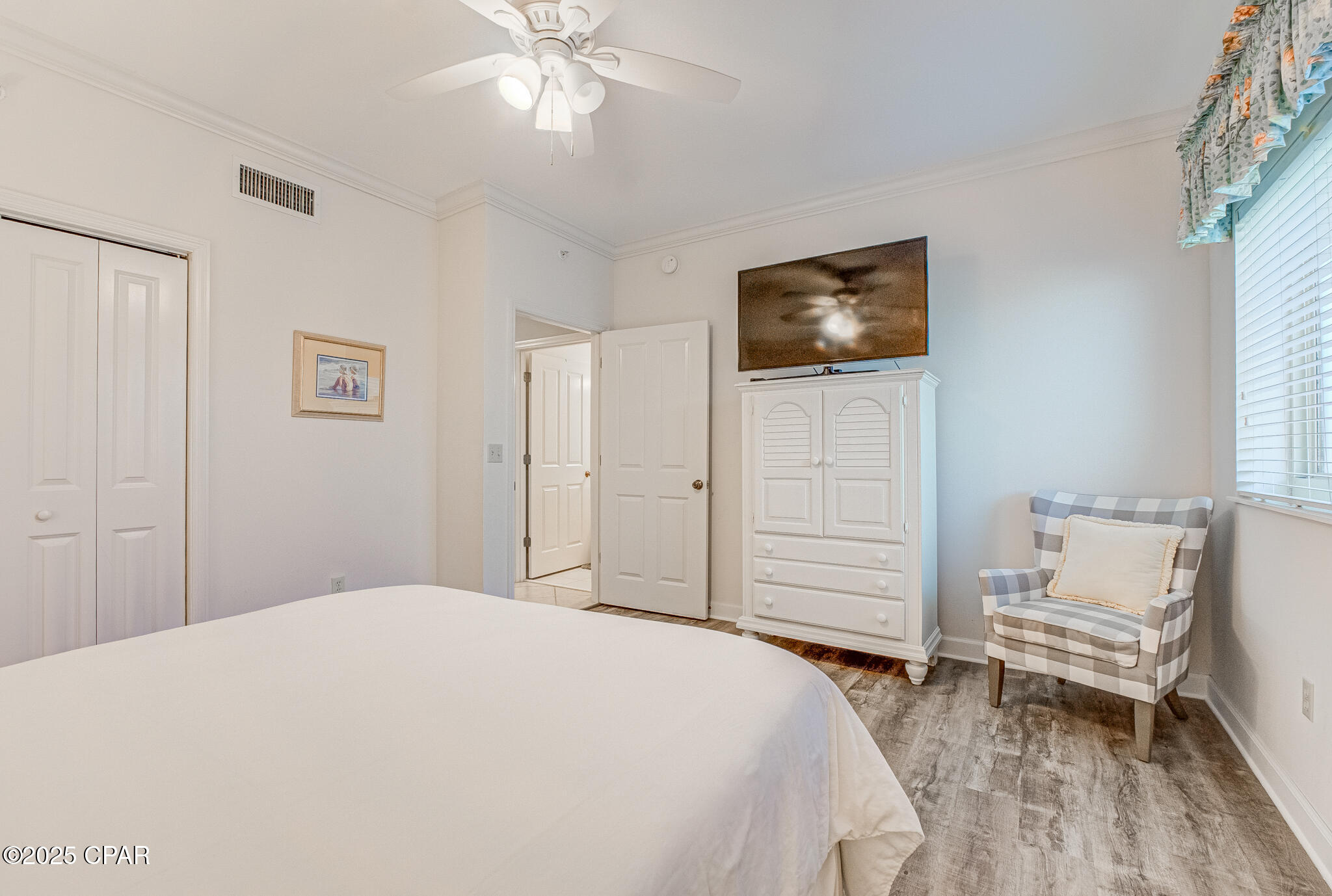 Image 24 For 8601 Surf Drive 2w