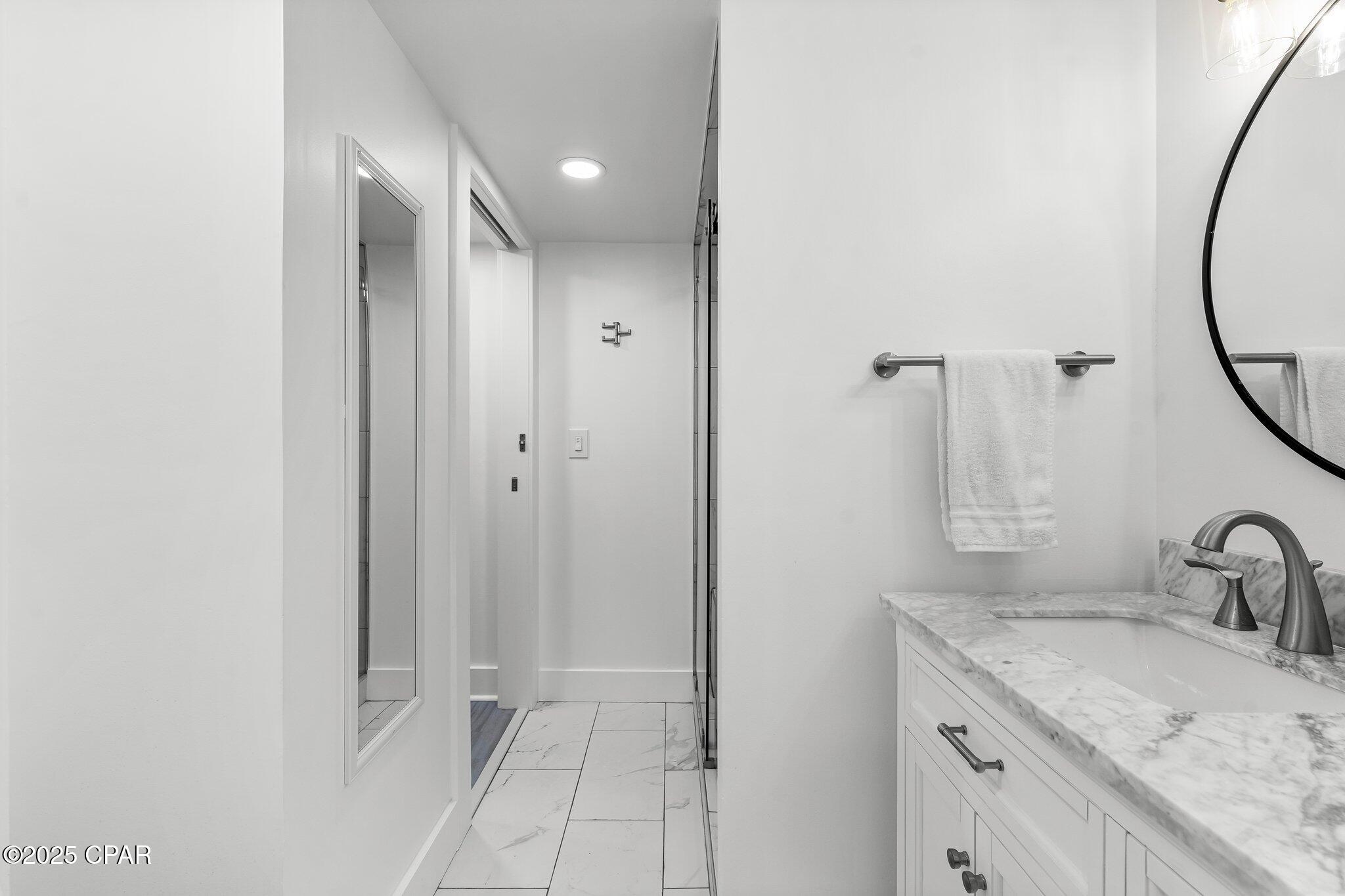 Image 5 For 9850 Thomas Drive 1112e