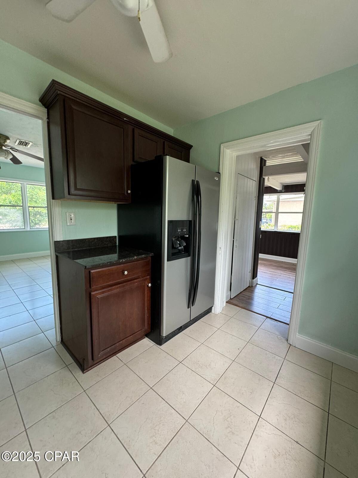 Image 3 For 706 Bay Avenue