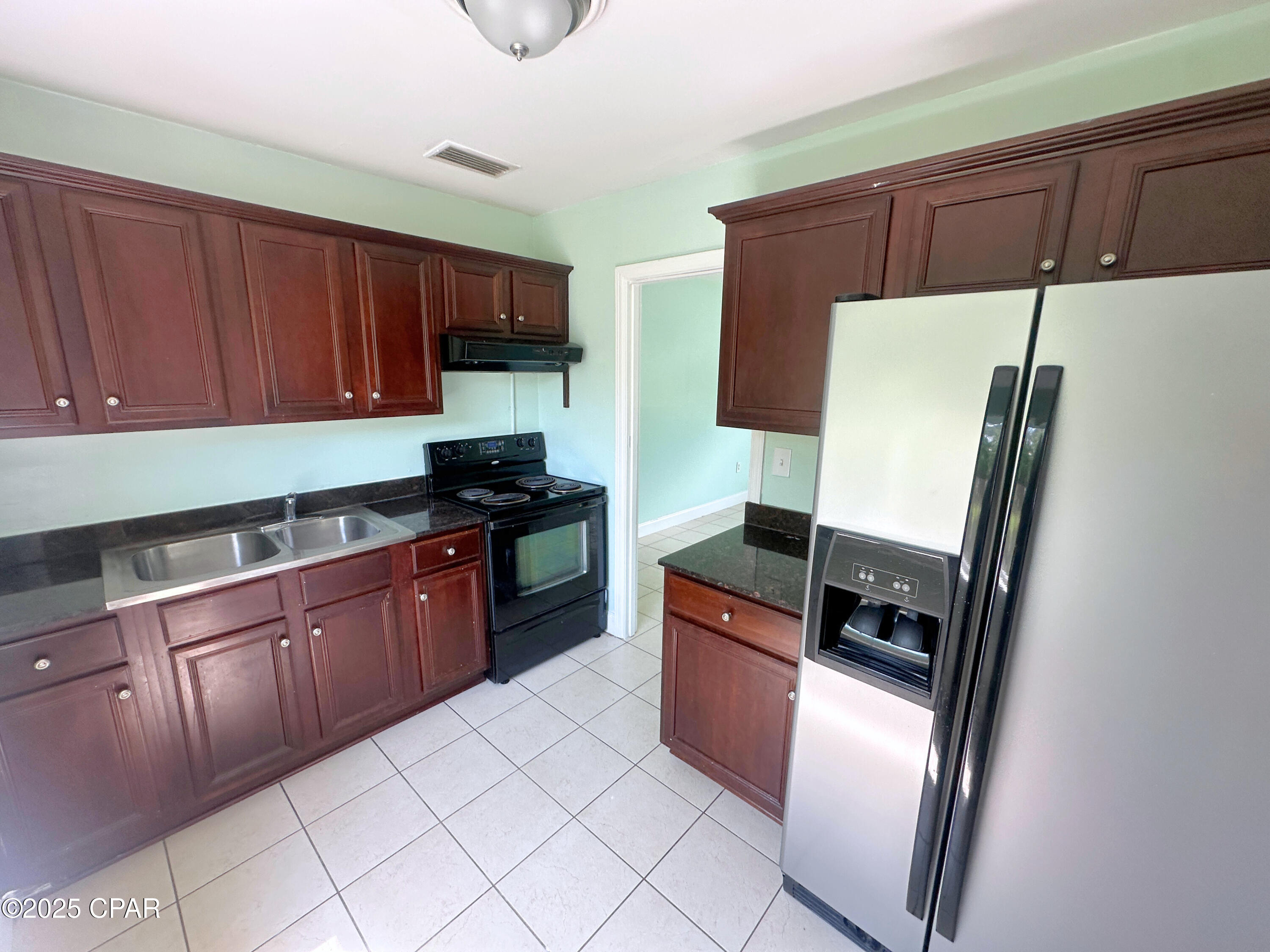 Image 4 For 706 Bay Avenue
