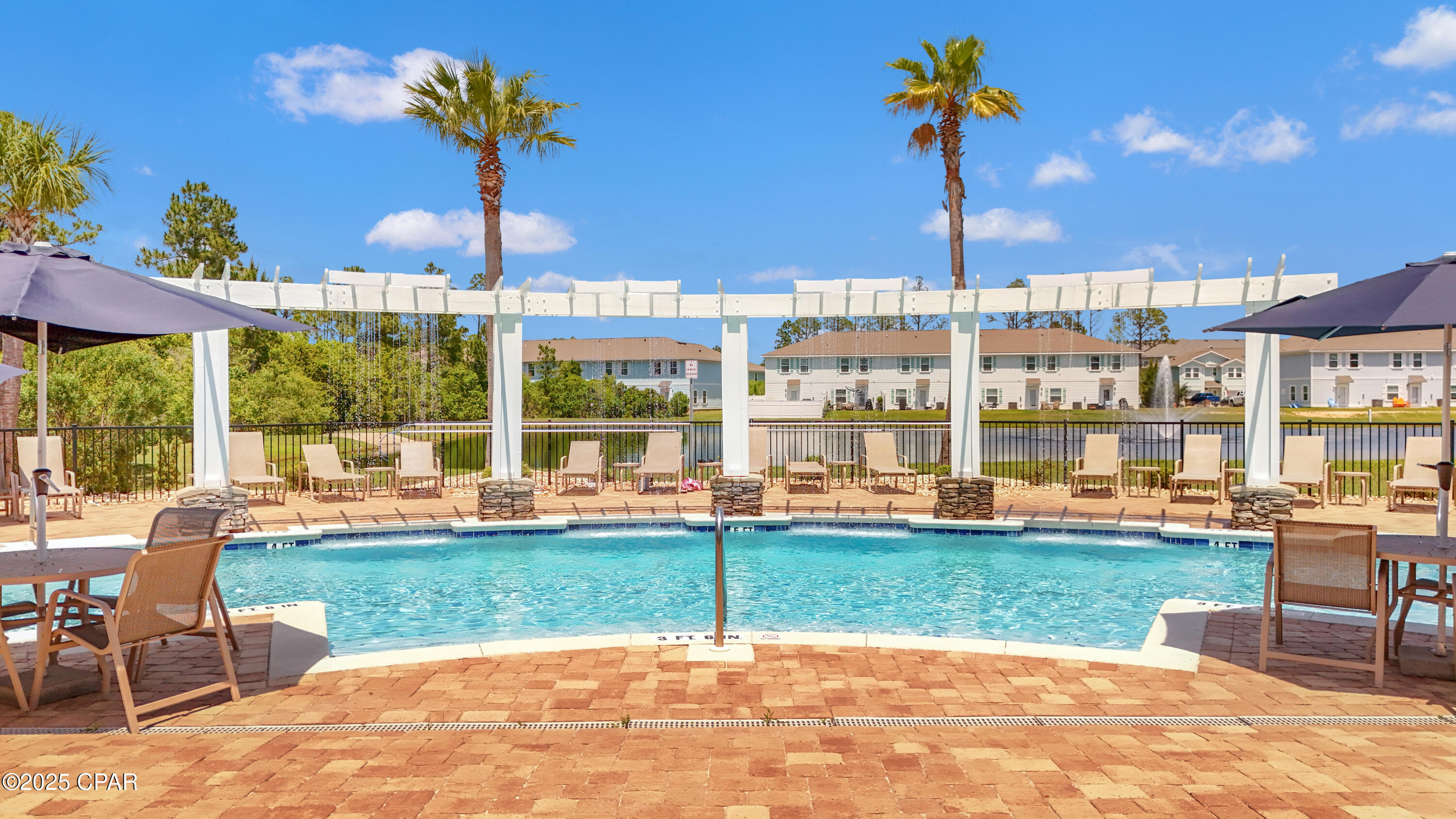 Listing photo id 32 for 7597 Shadow Lake Drive