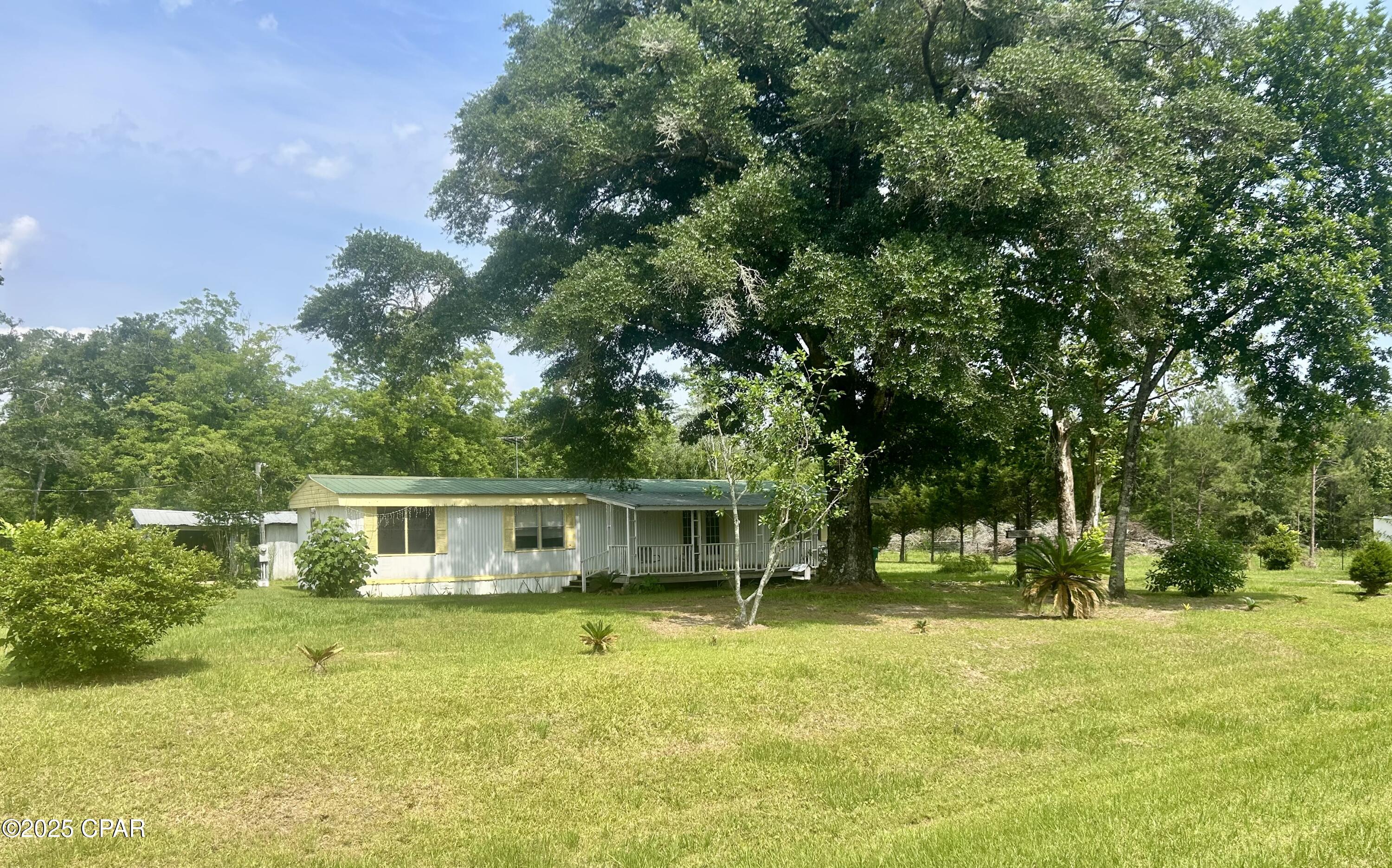 3646 Earlston Road, Graceville, Florida image 2
