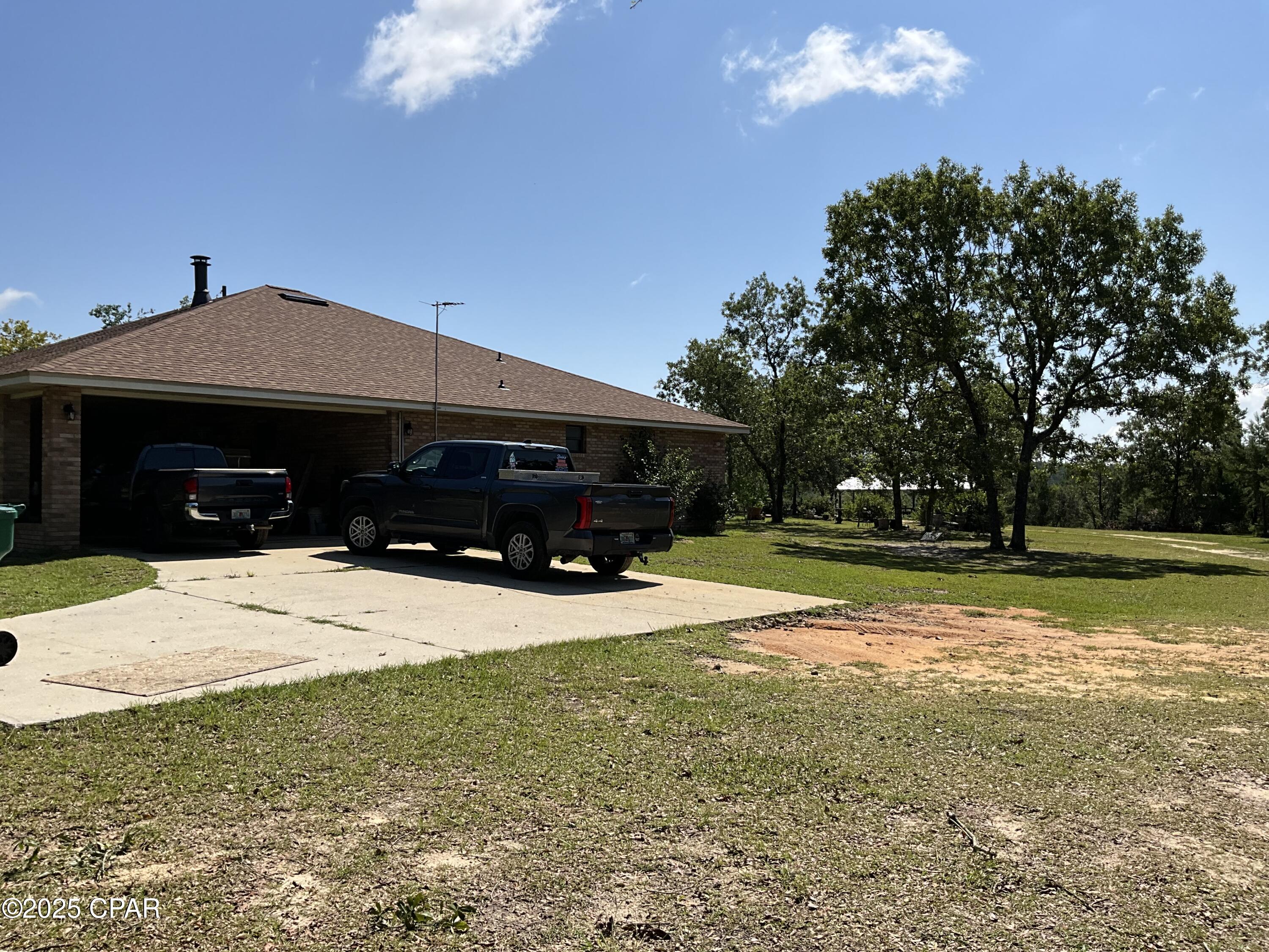 3021 Holmes Valley Road, Vernon, Florida image 14