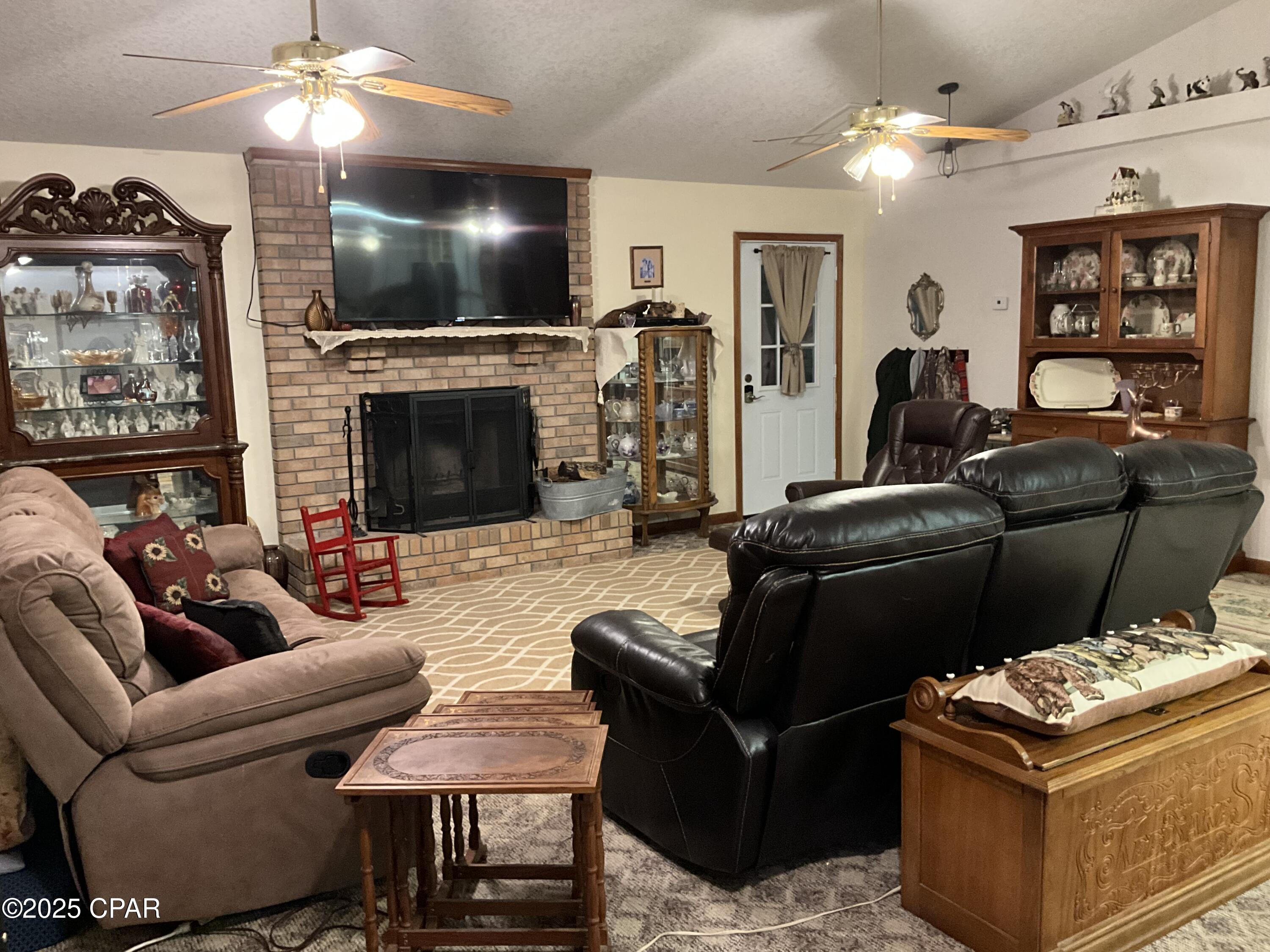 3021 Holmes Valley Road, Vernon, Florida image 7