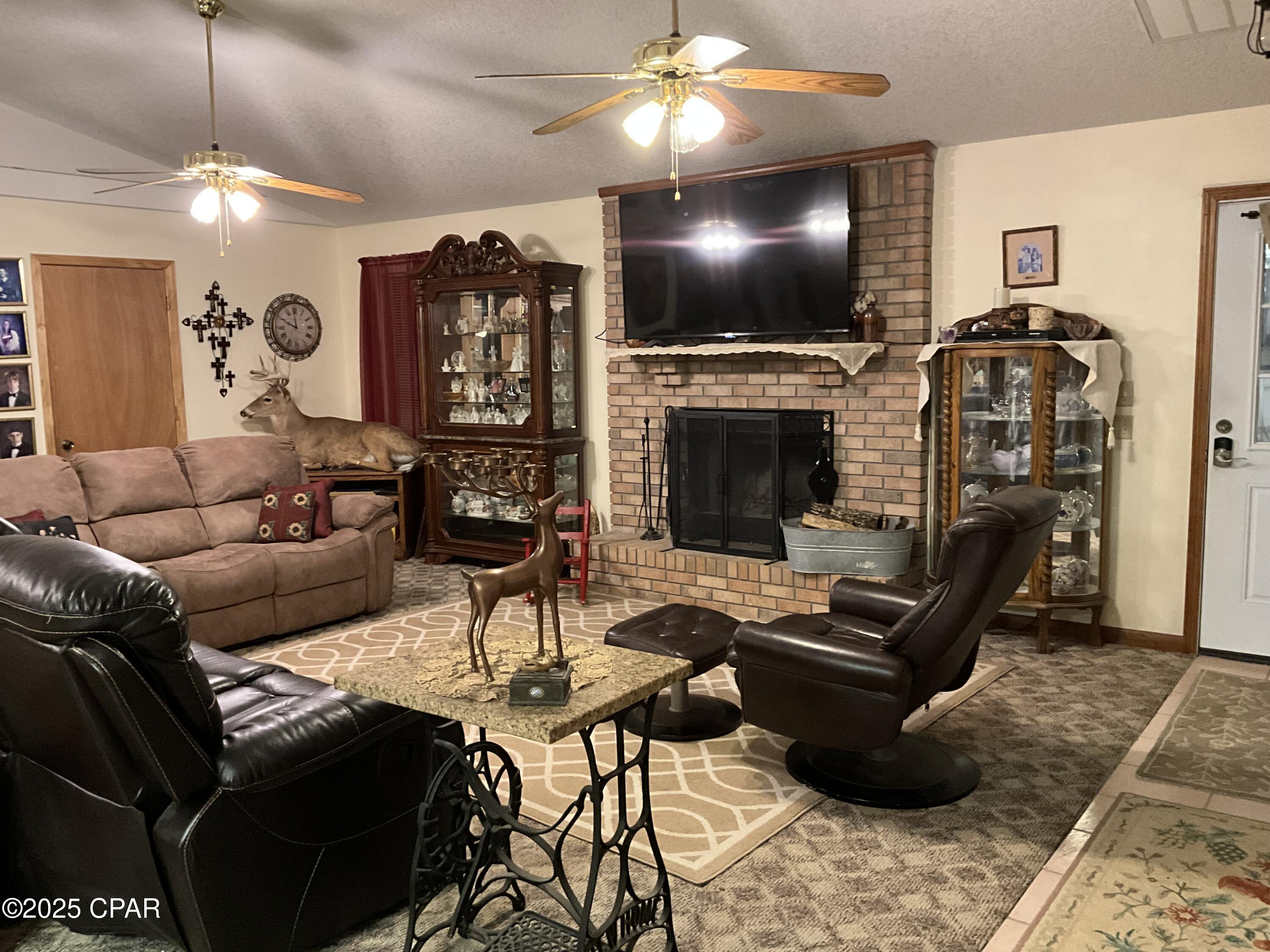 3021 Holmes Valley Road, Vernon, Florida image 9