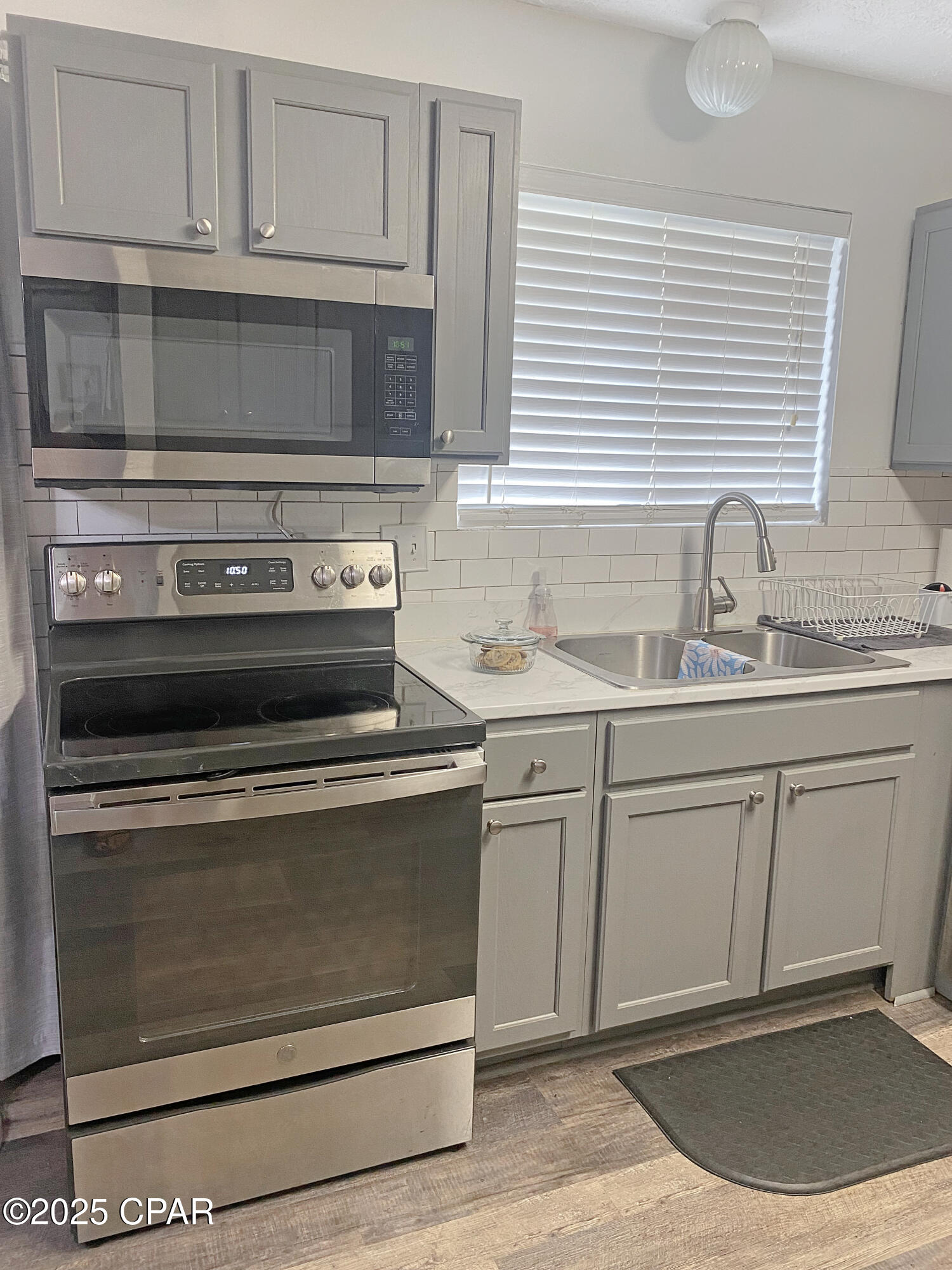 Image 5 For 1025 19th Street 2d