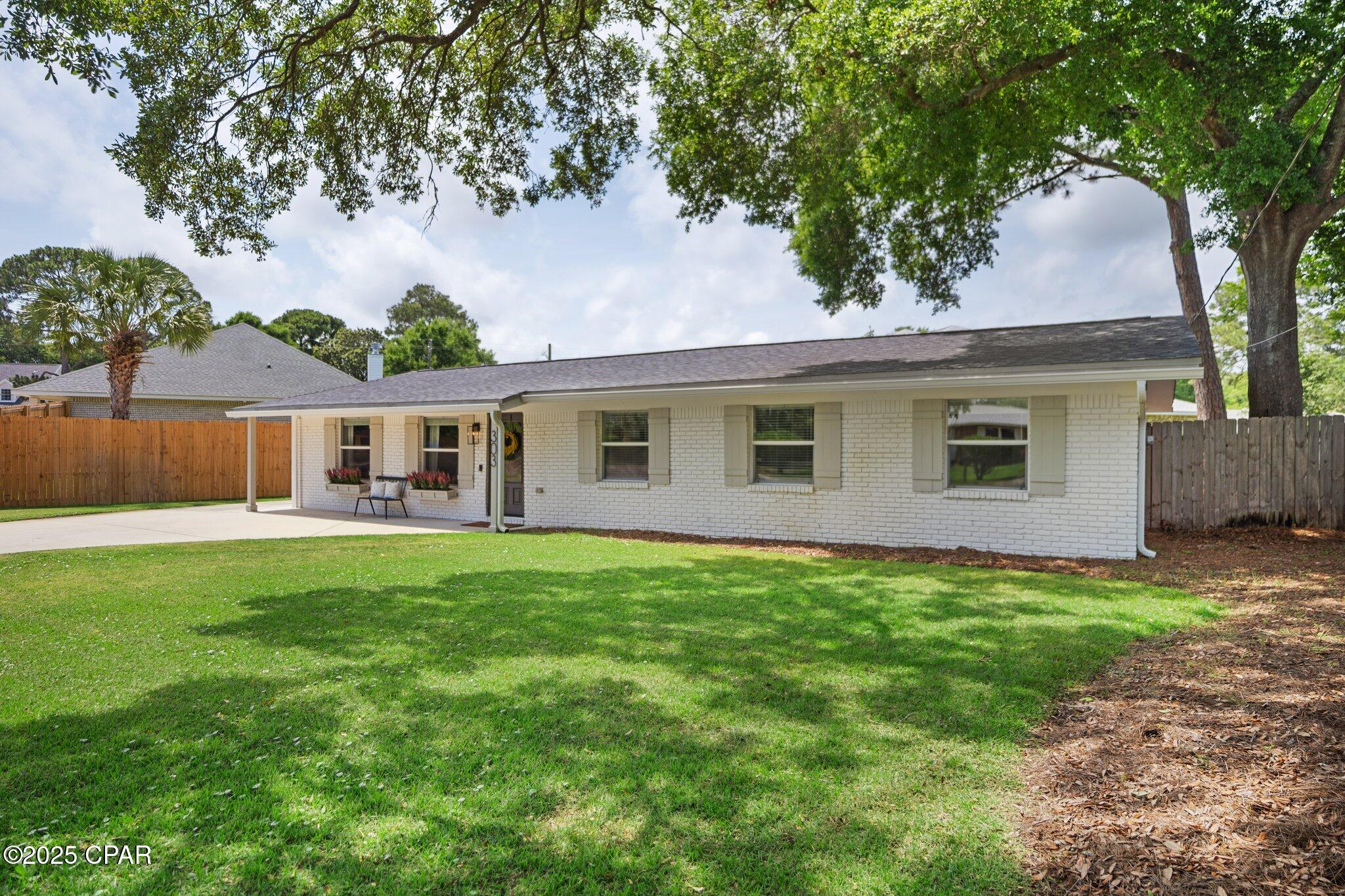 303 NE Ohio Place, Fort Walton Beach, Florida image 1