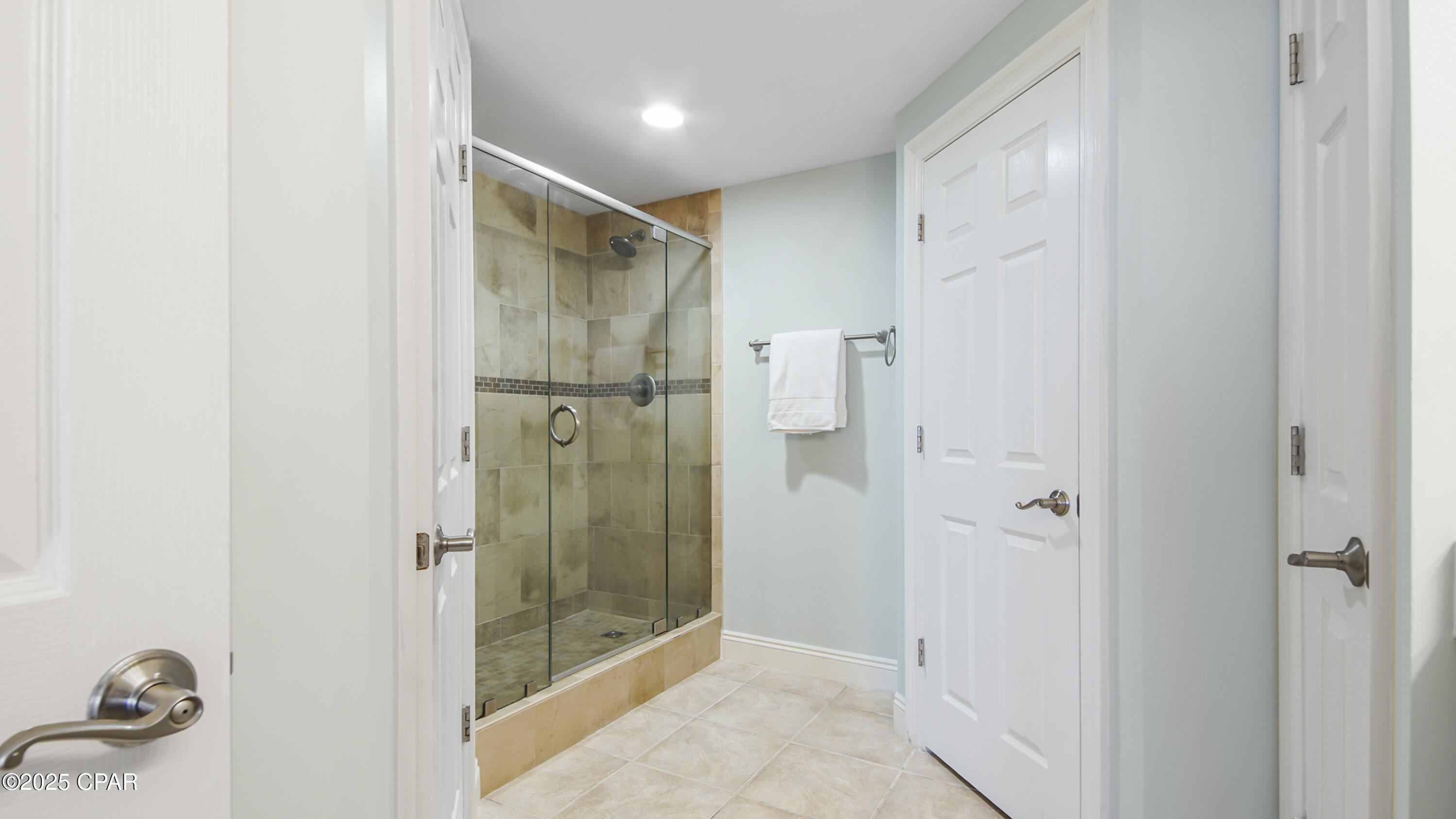 Image 19 For 8715 Surf Drive 1201a