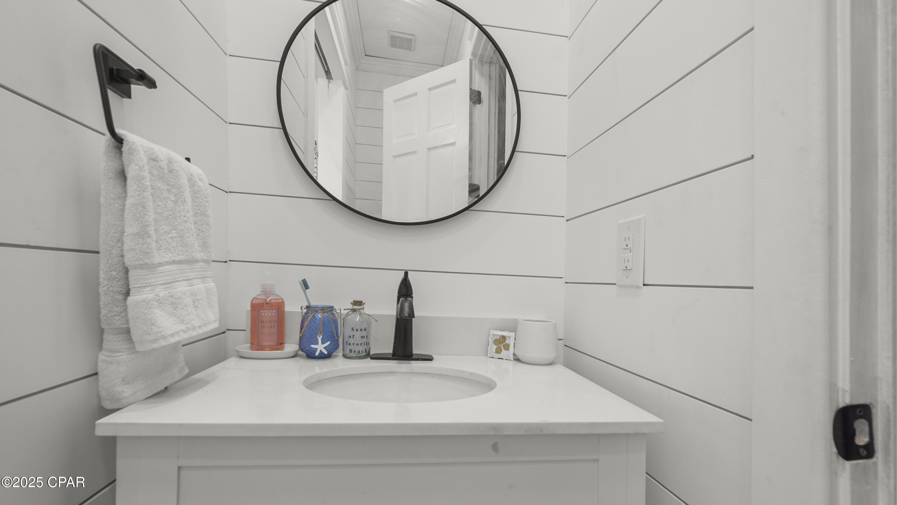 24197 NW Pine Tree Trail, Fountain, Florida image 31