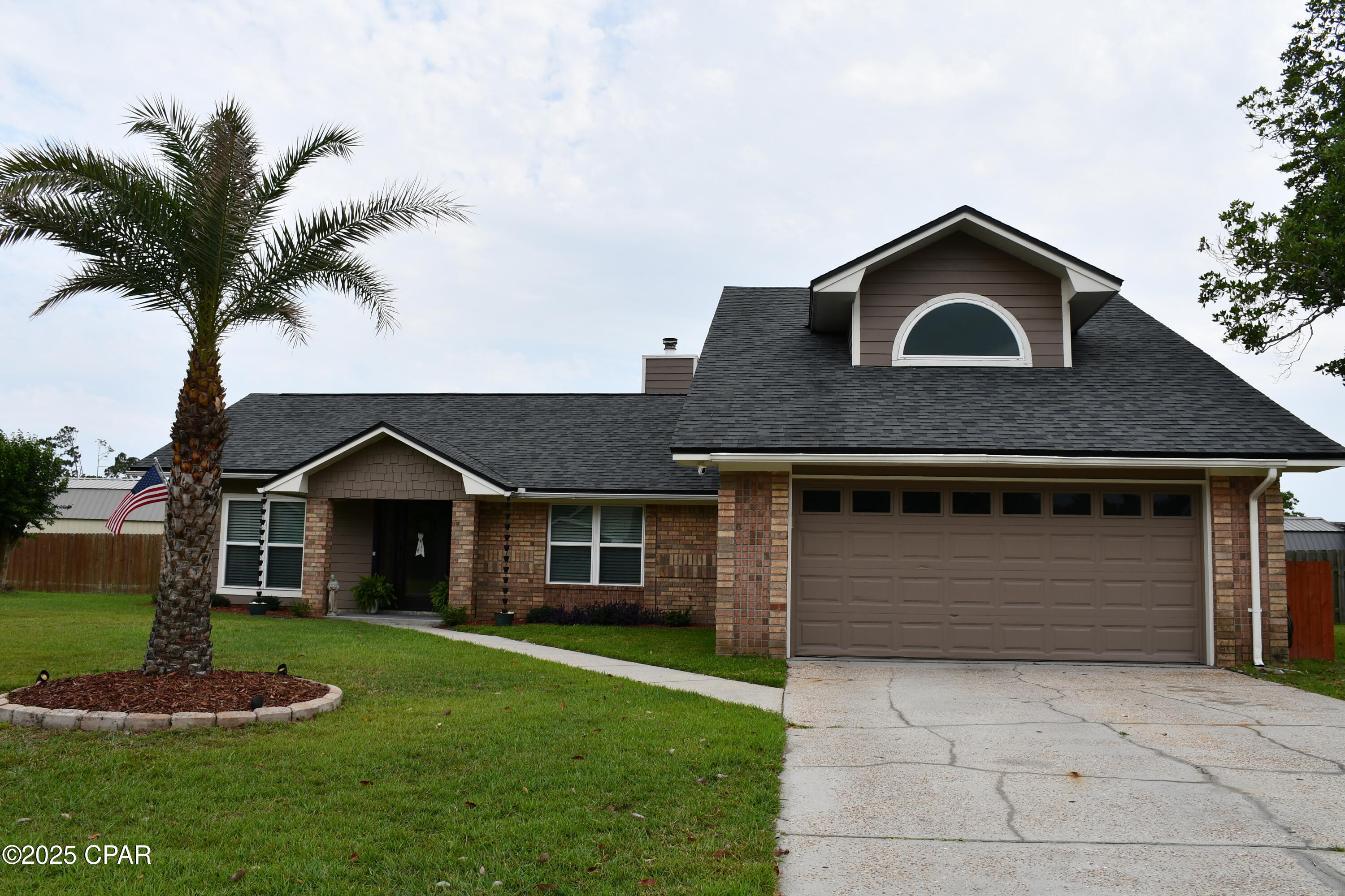Listing photo id 2 for 812 Plantation