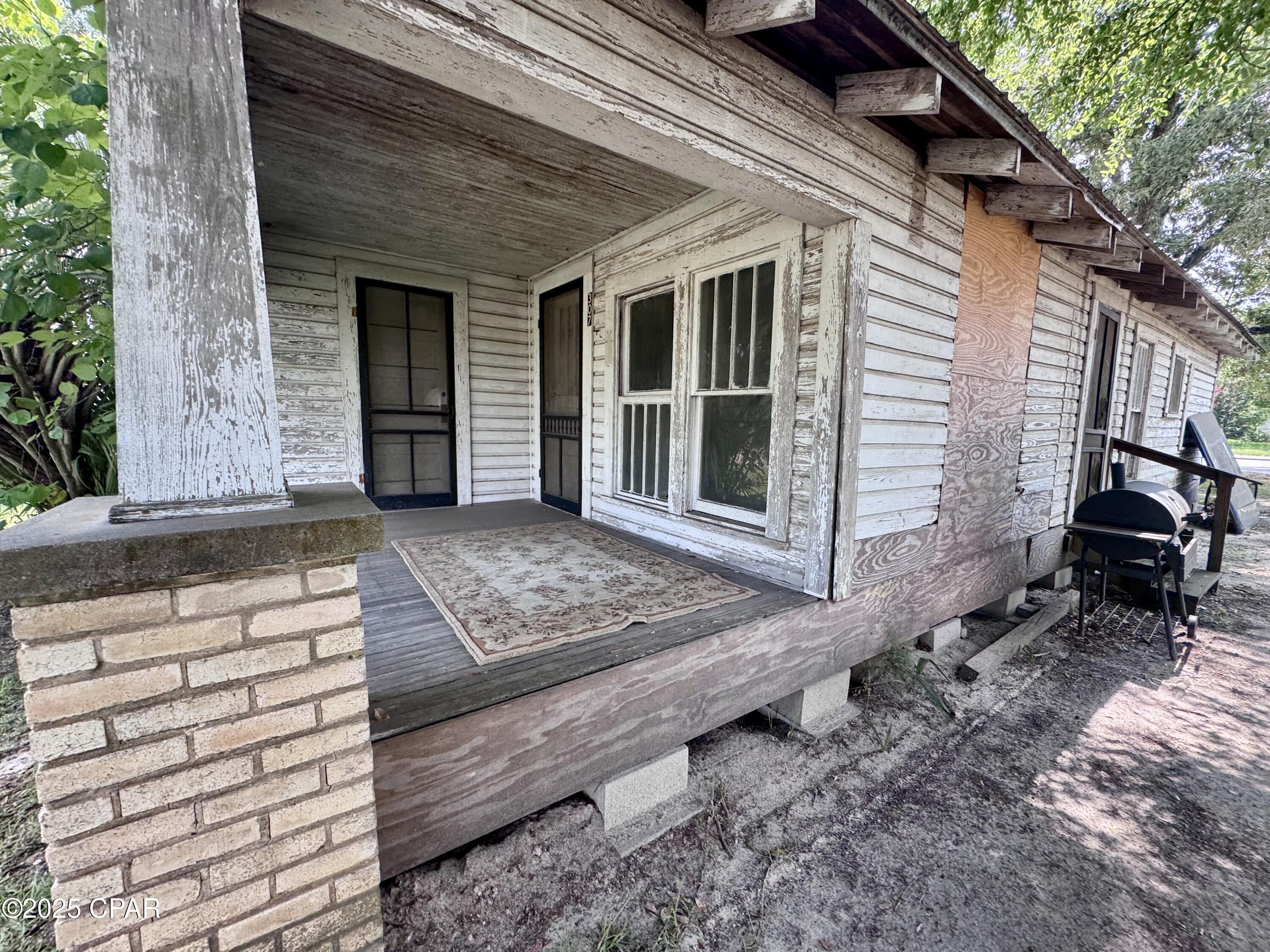 5295 Brown Street Street, Graceville, Florida image 3