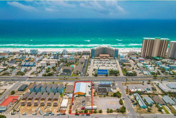 Listing photo id 2 for 6908 Thomas Drive