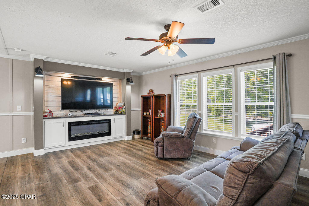Listing photo id 43 for 1079 Hwy 177a