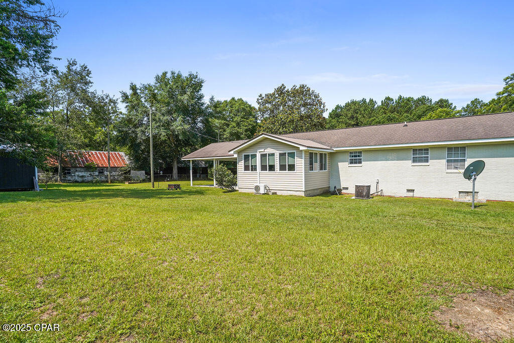 Listing photo id 5 for 1079 Hwy 177a