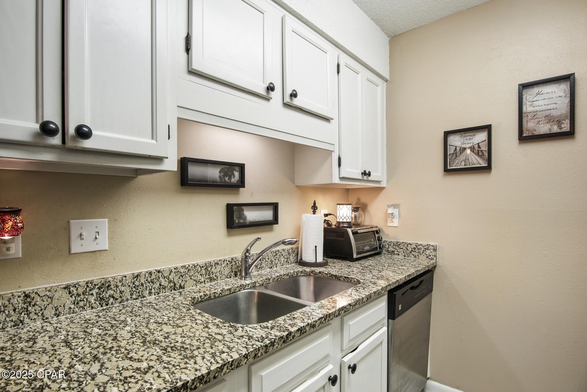55 Kelly Way, Valparaiso, Florida image 5