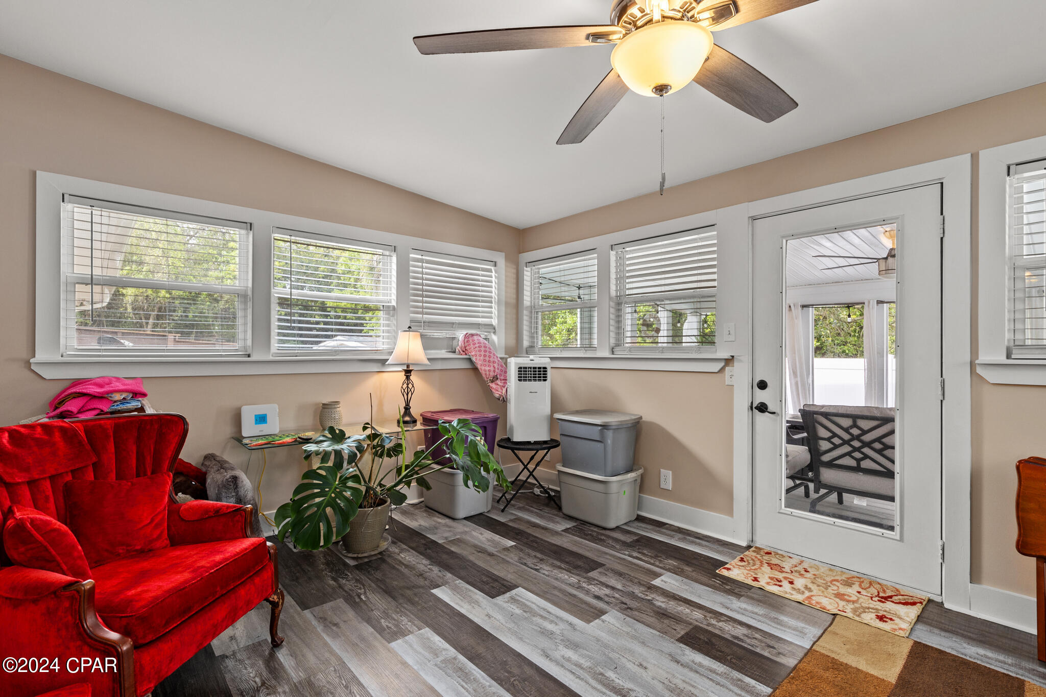 Image 21 For 16401 Castile Avenue