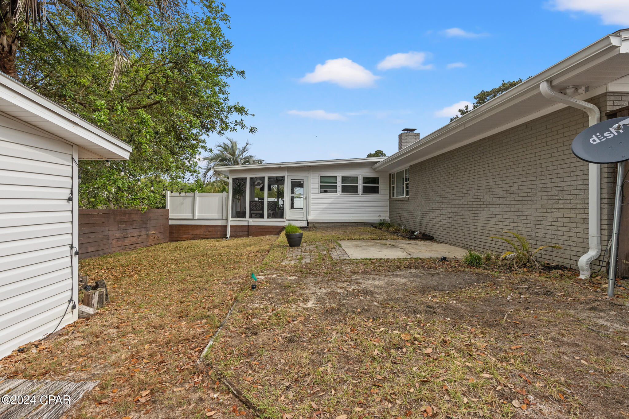 Image 29 For 16401 Castile Avenue