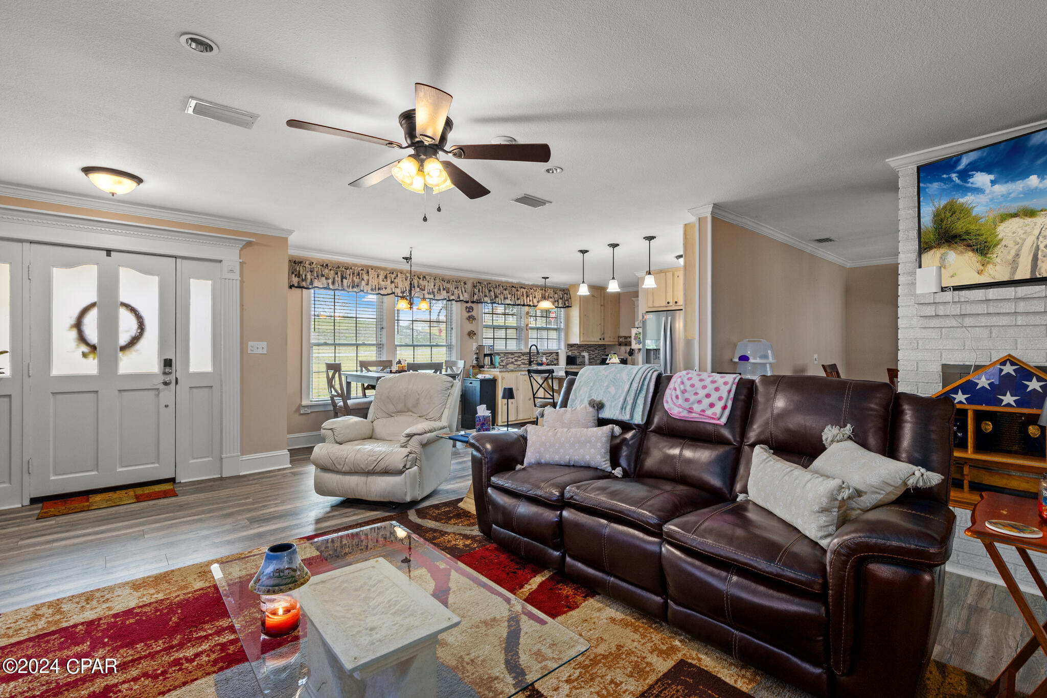 Image 3 For 16401 Castile Avenue
