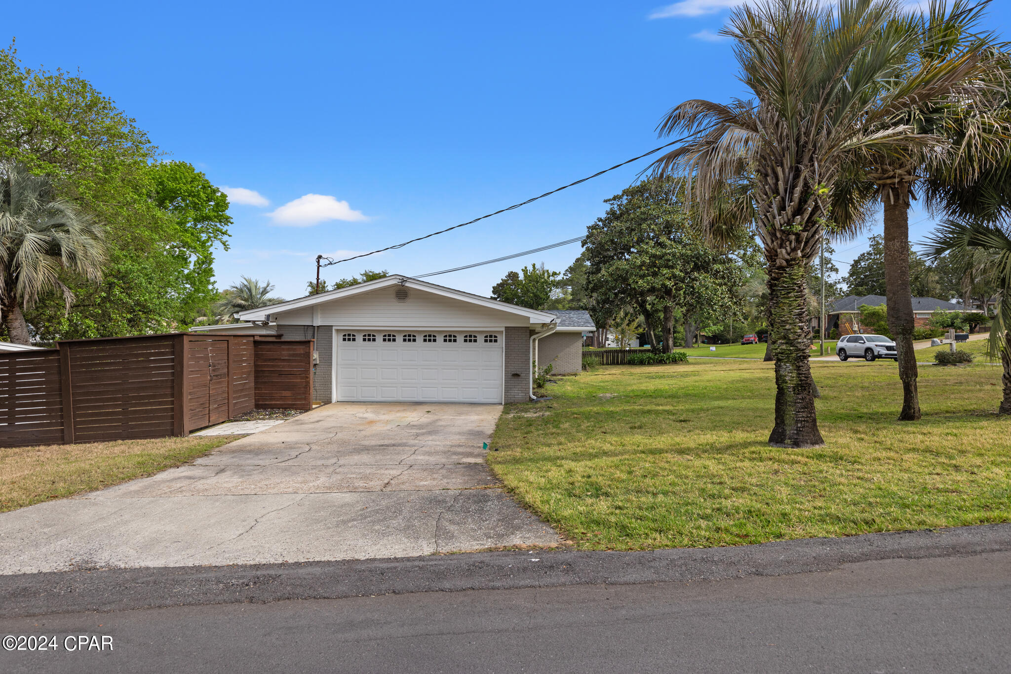 Image 31 For 16401 Castile Avenue