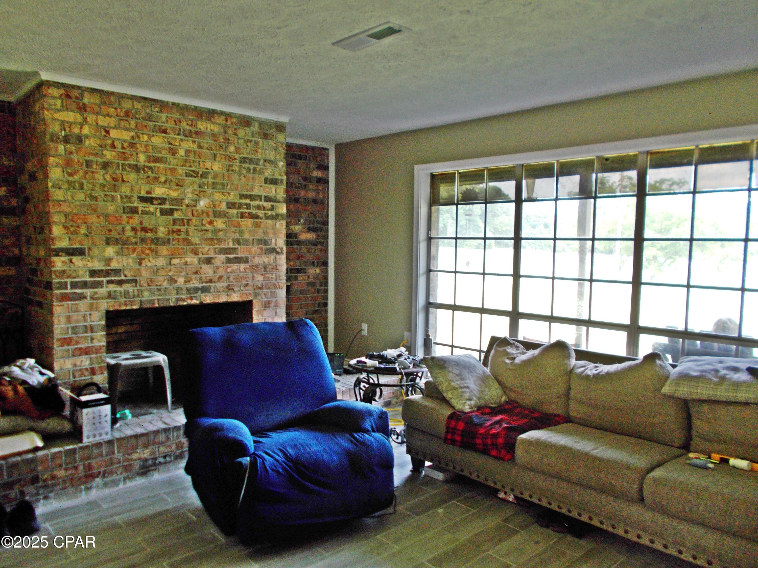 Image 3 For 890 Vann Lane