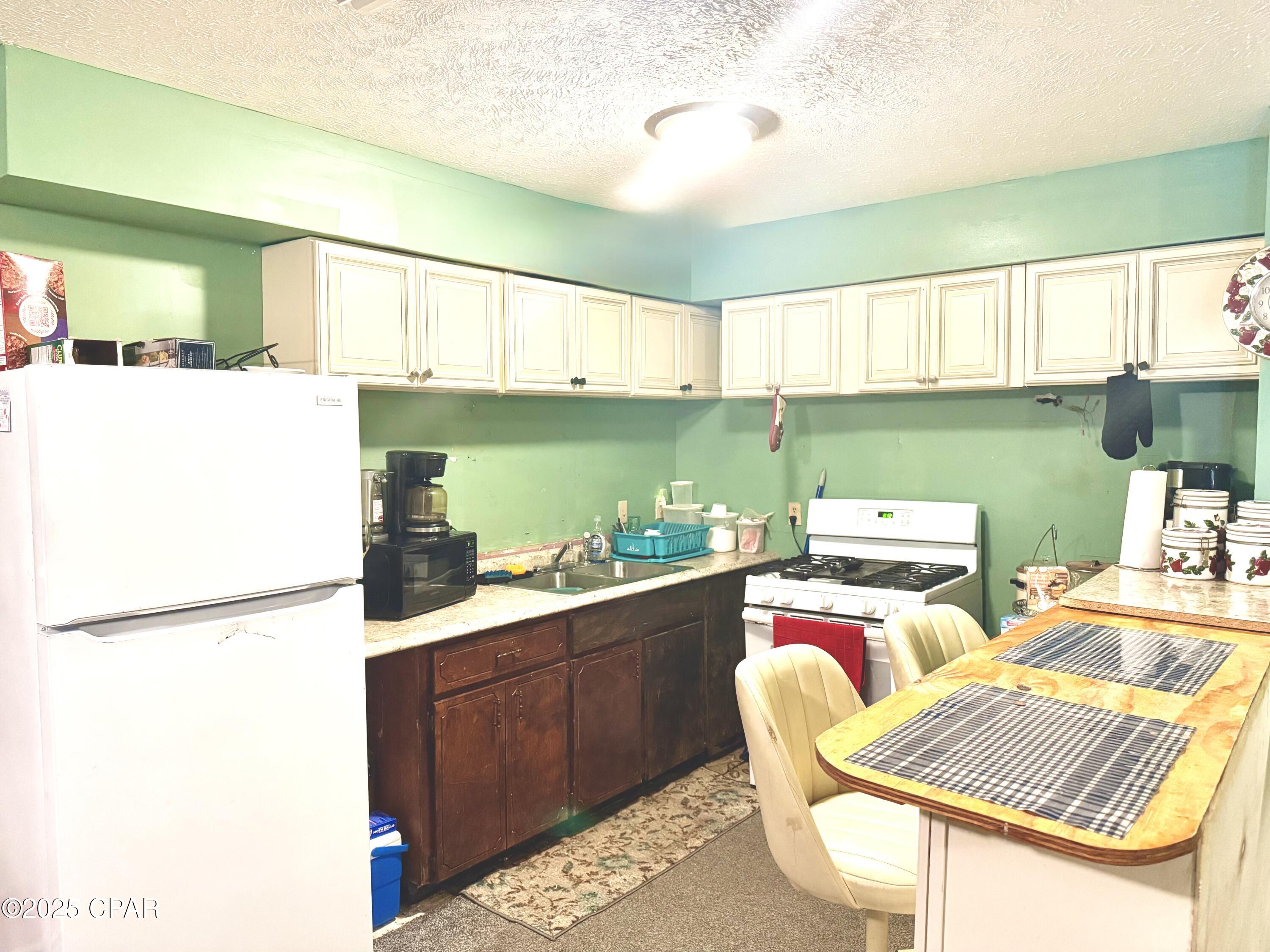 221 Avenue E, Port St. Joe, Florida image 3