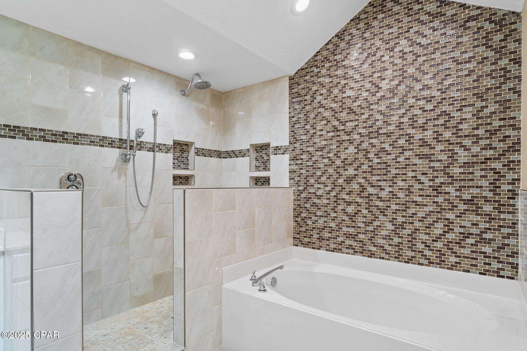 106 Queens Circle, Panama City, Florida image 40
