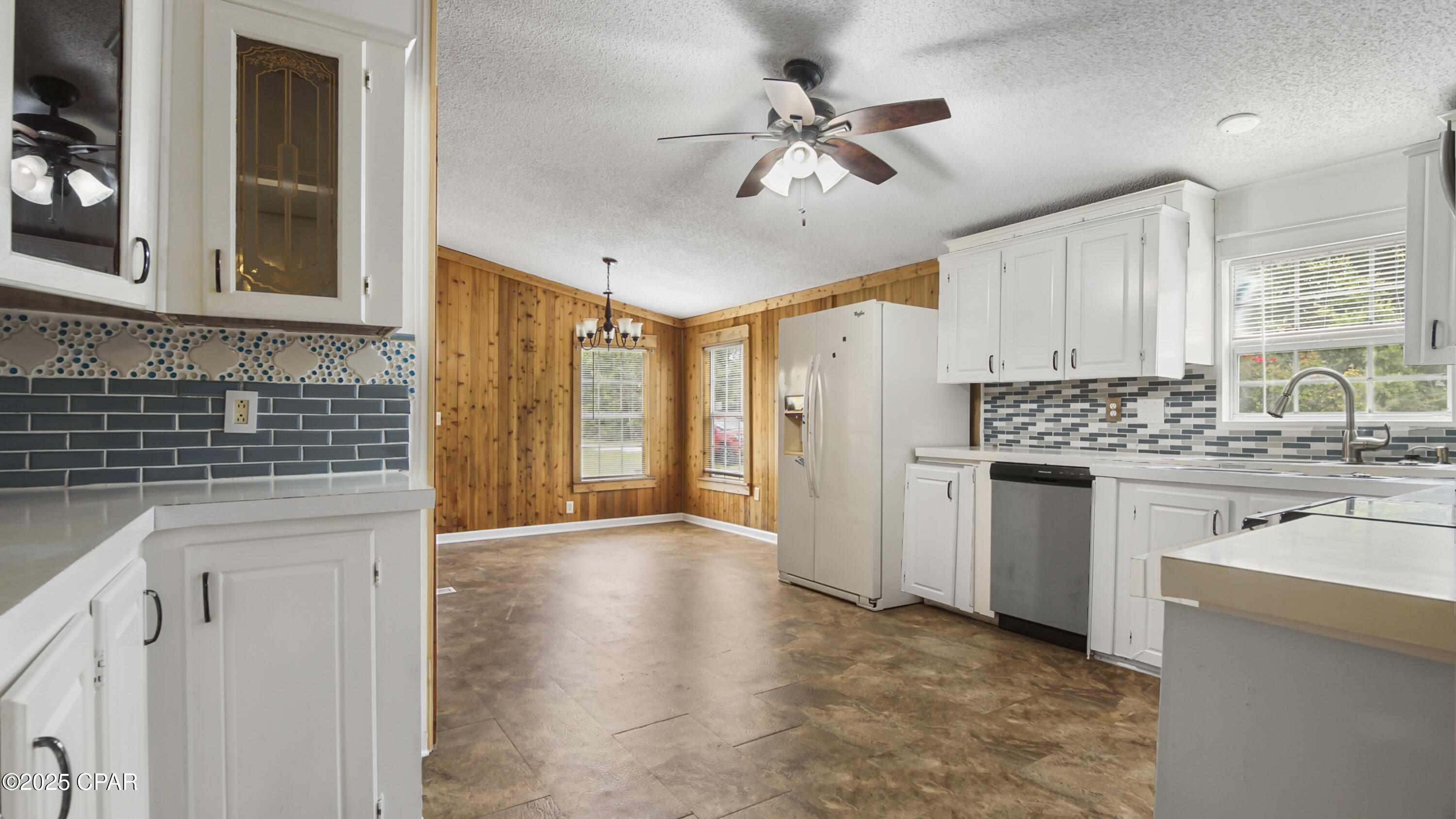 8819 Kiwi Lane, Youngstown, Florida image 4