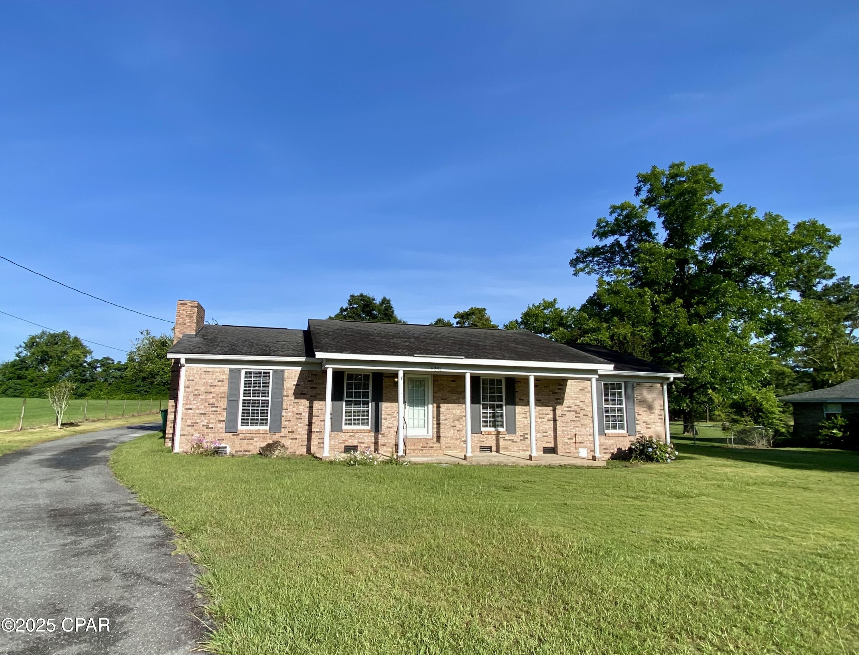 5251 10th Street, Malone, Florida image 1