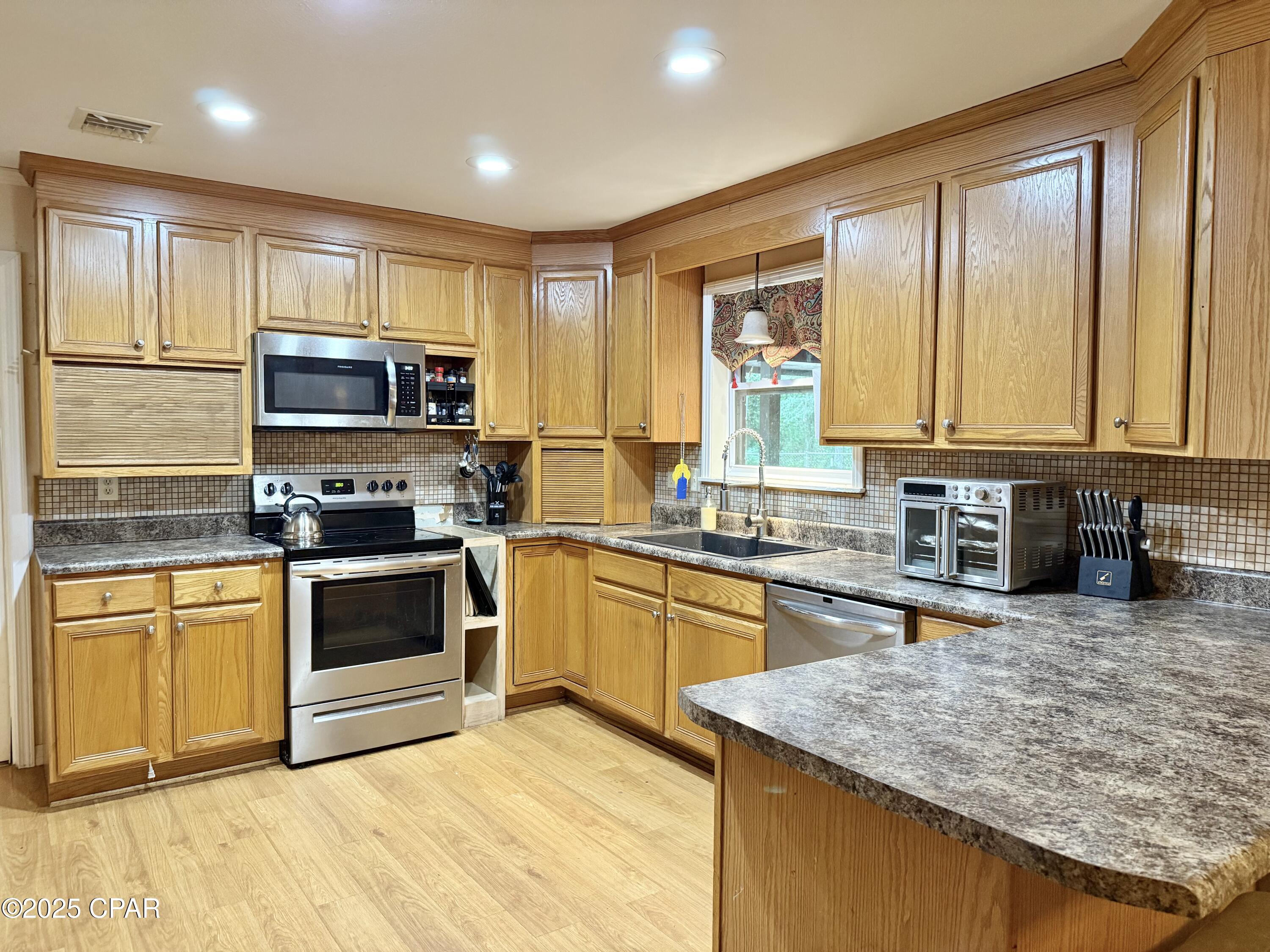 2681 Traverse Drive, Vernon, Florida image 16