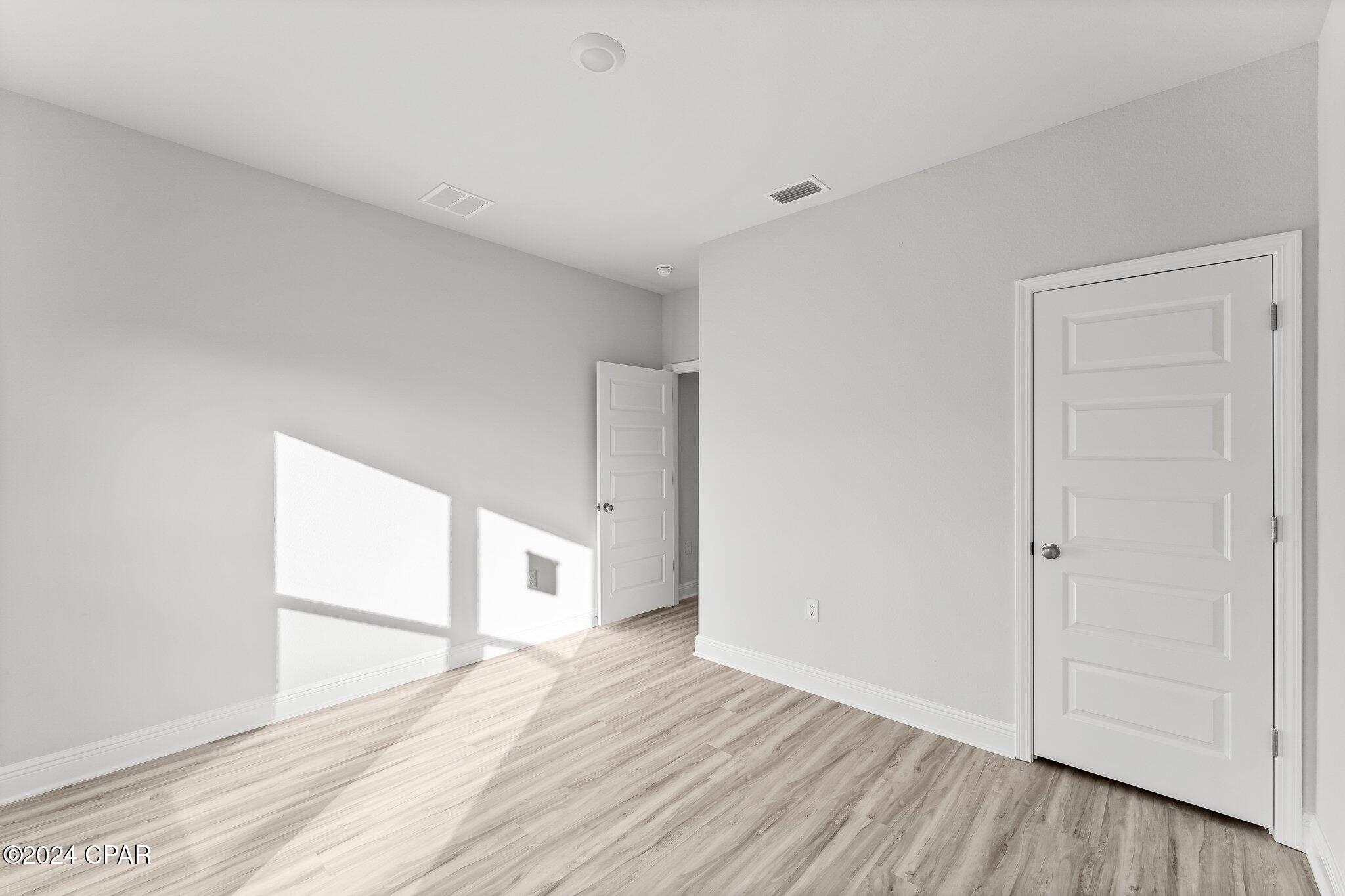Image 8 For 690 Norris Drive