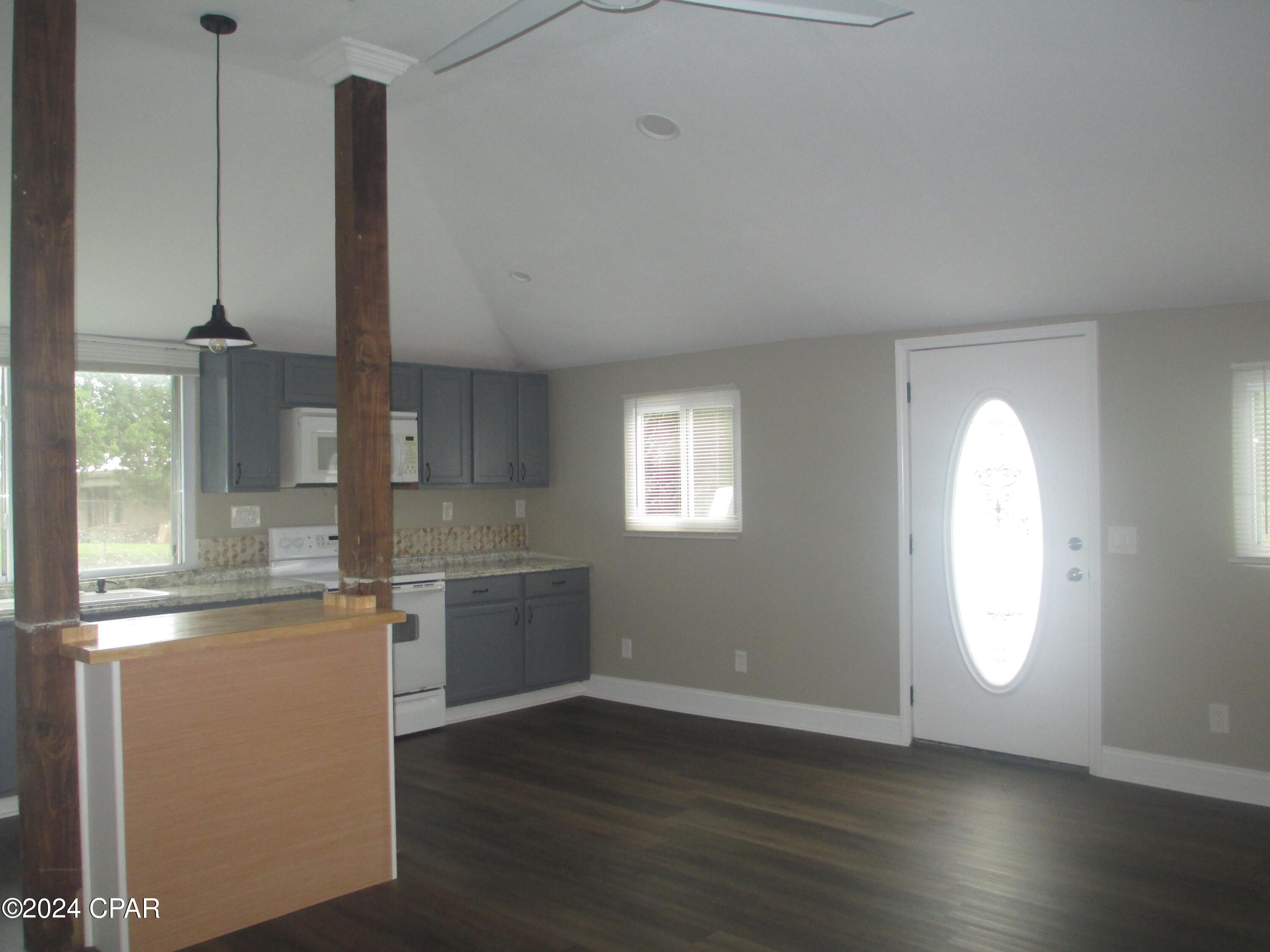 Image 4 For 3020 Selma Avenue